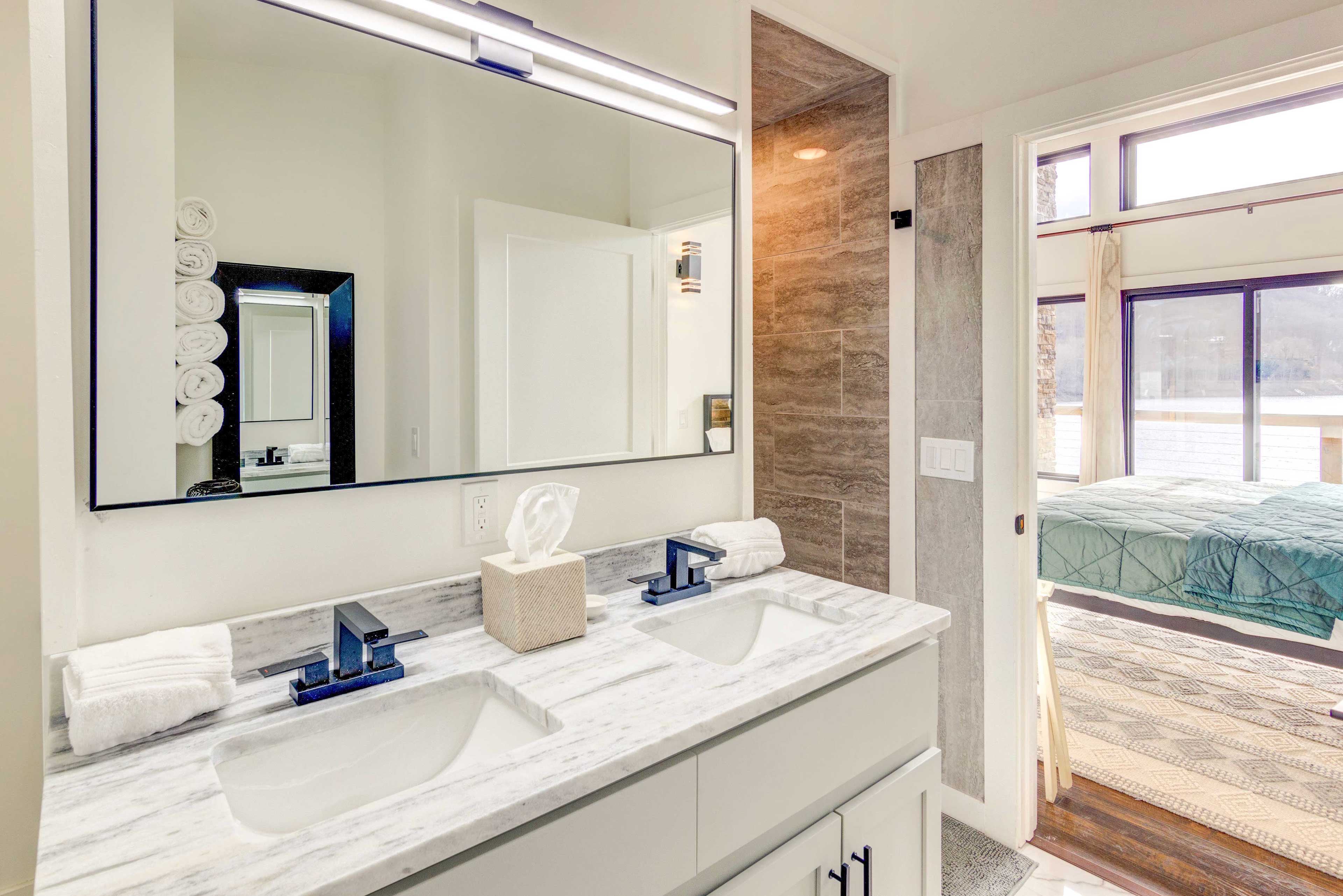 En-Suite Bathroom | Complimentary Toiletries