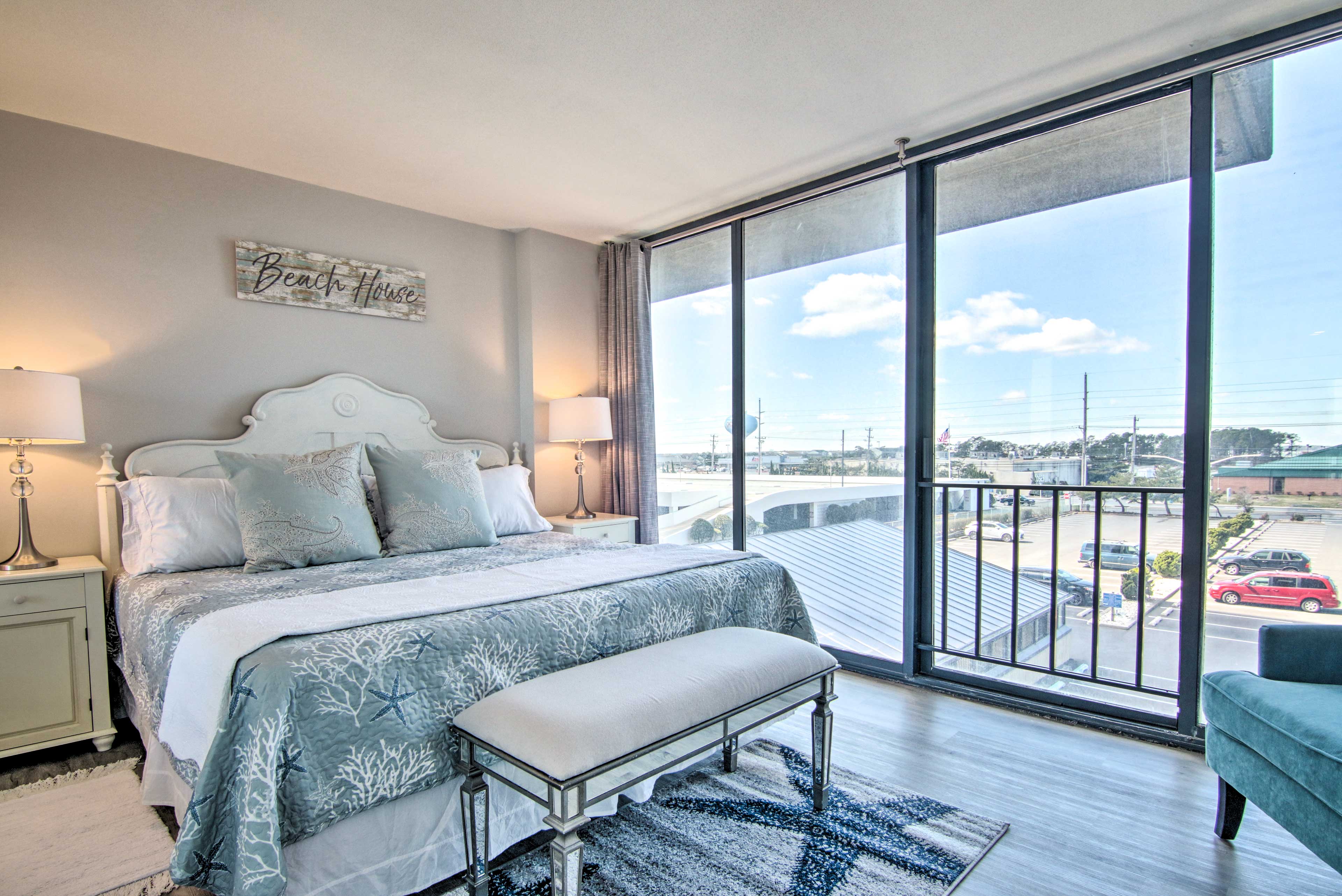 Bedroom 1 | King Bed | Main Level | Linens Provided | Smart TV