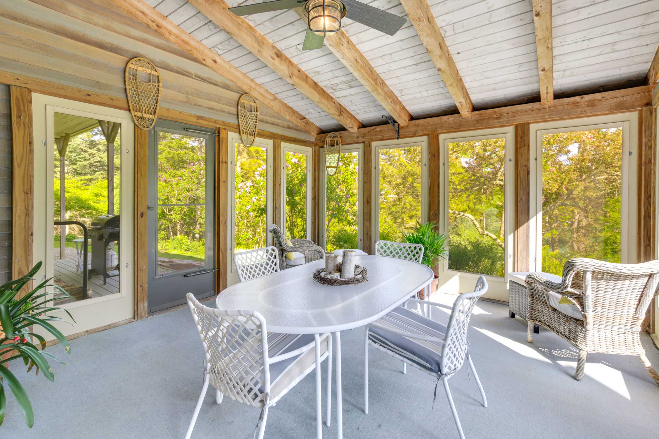Screened-In Porch | Seating & Dining