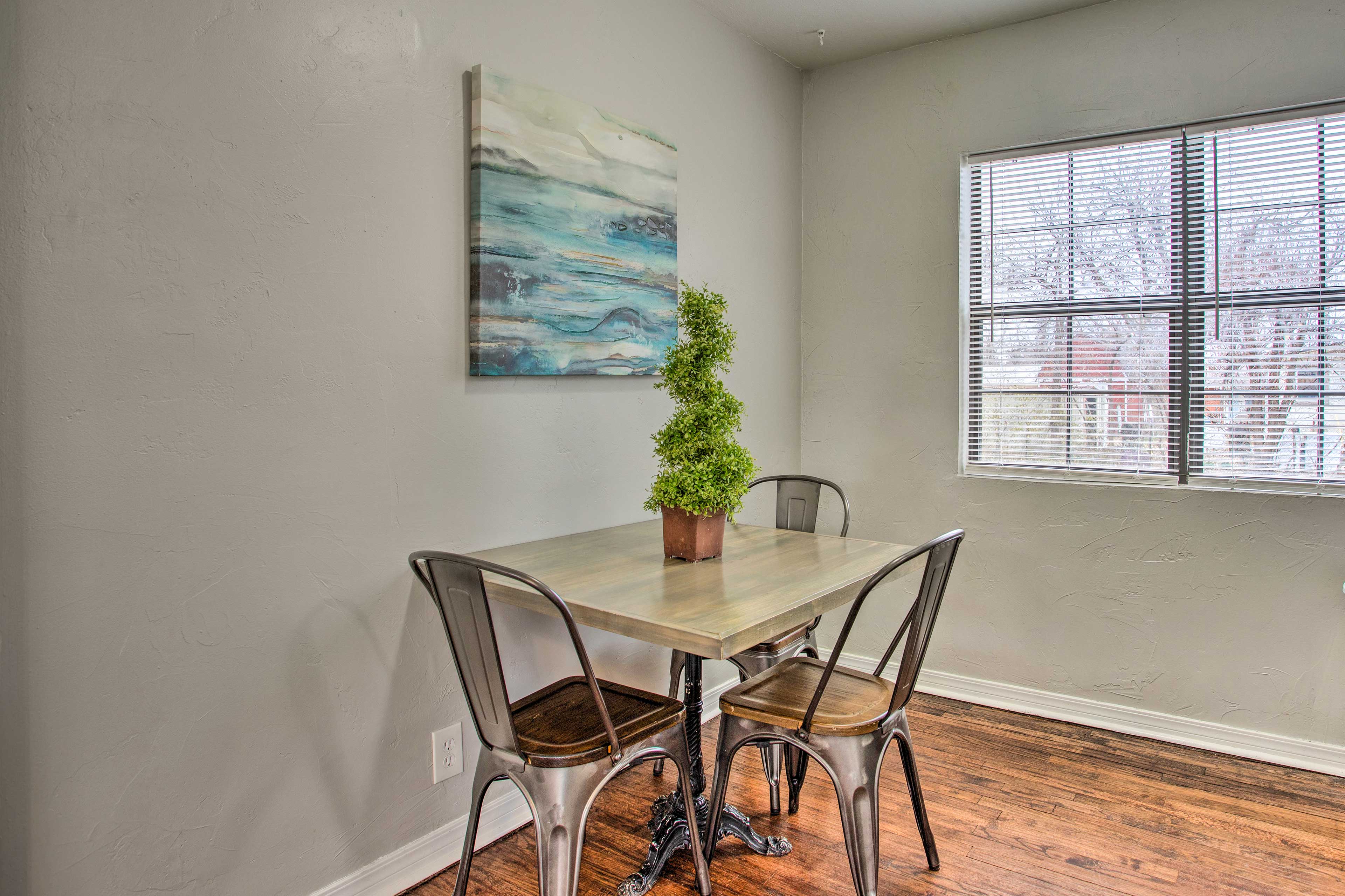 Dining Area | Dishware/Flatware Provided | Coffee Maker