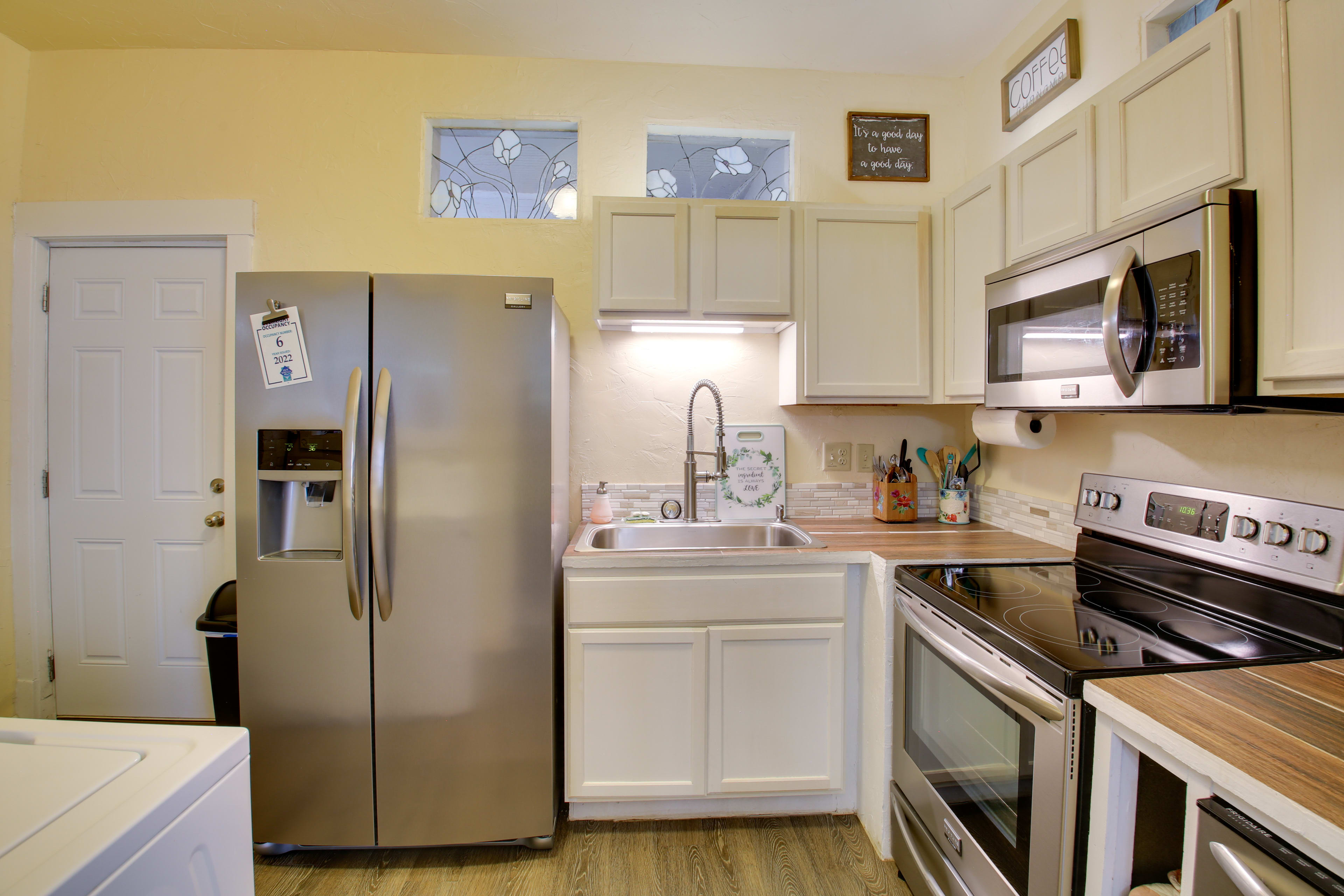 Kitchen | Cooking Basics | Coffee Maker | Paper Towels/Trash Bags Provided