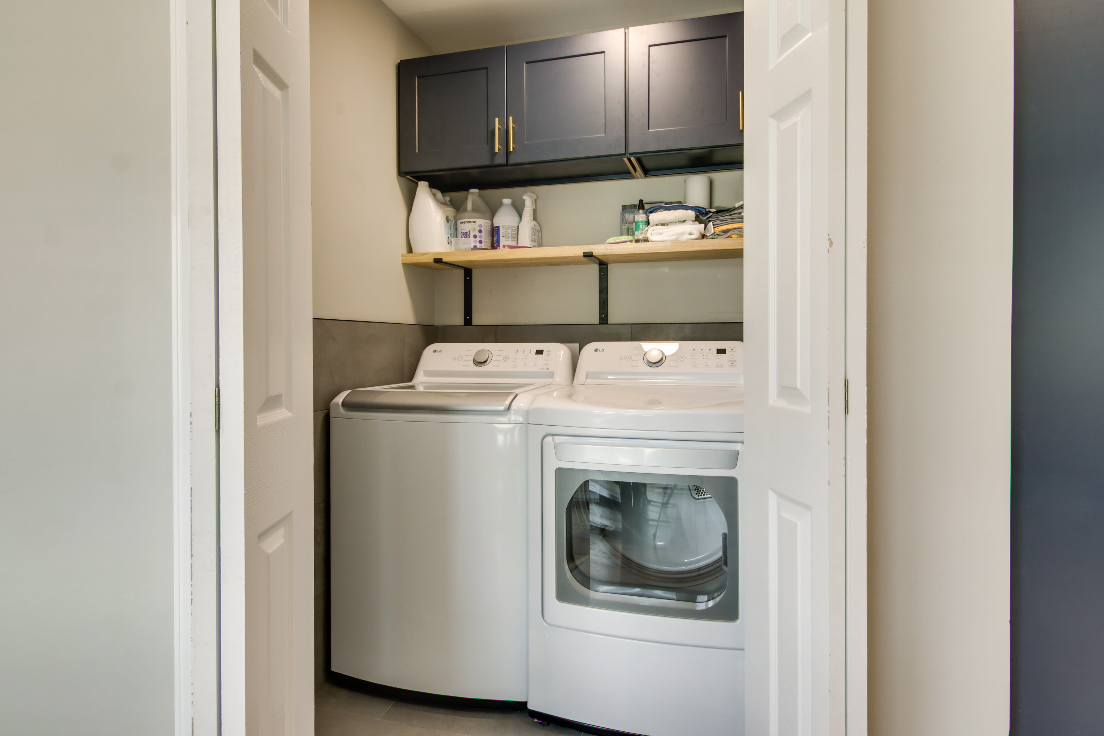 Laundry Room | Detergent Provided