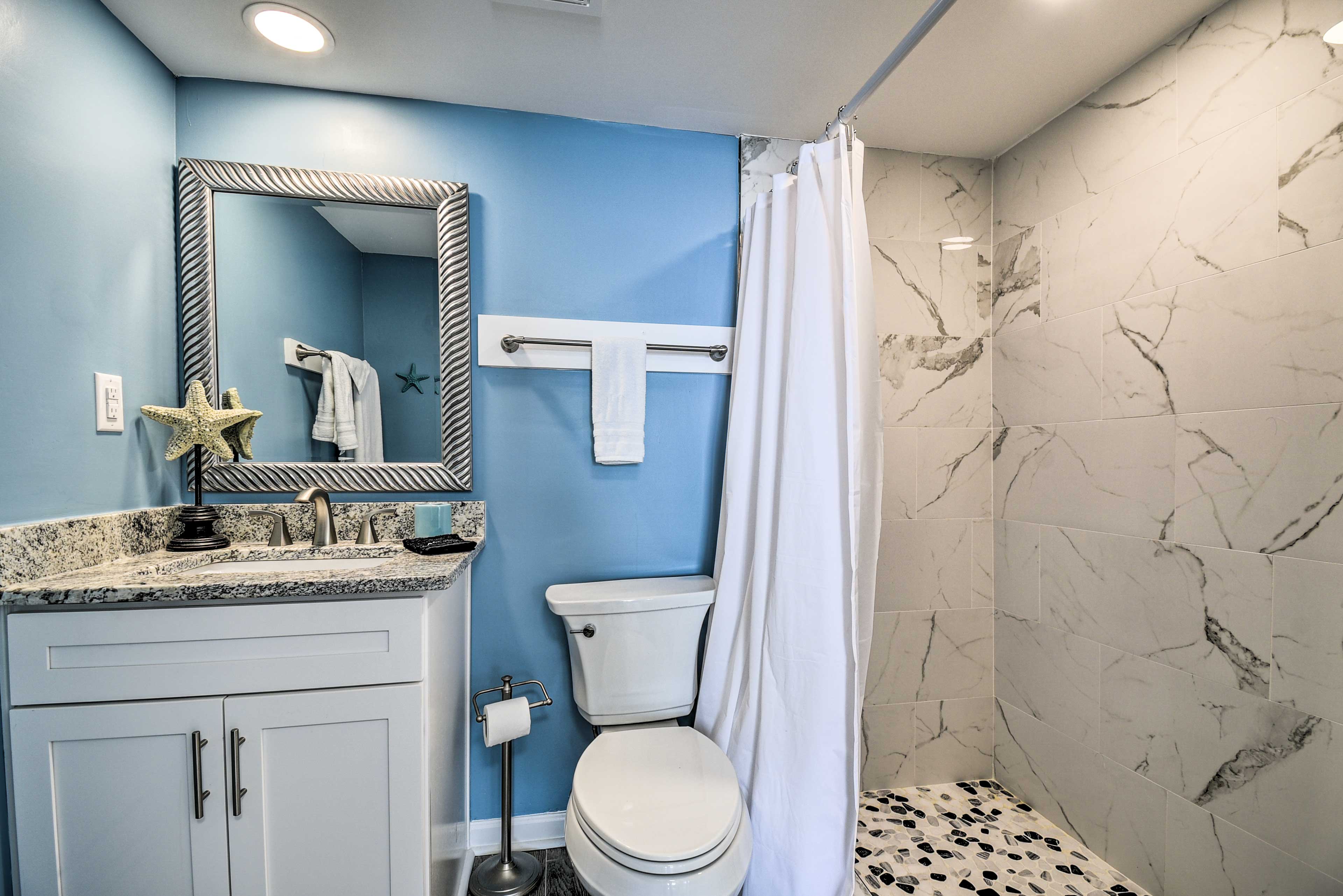 En-Suite Bathroom | Towels Provided