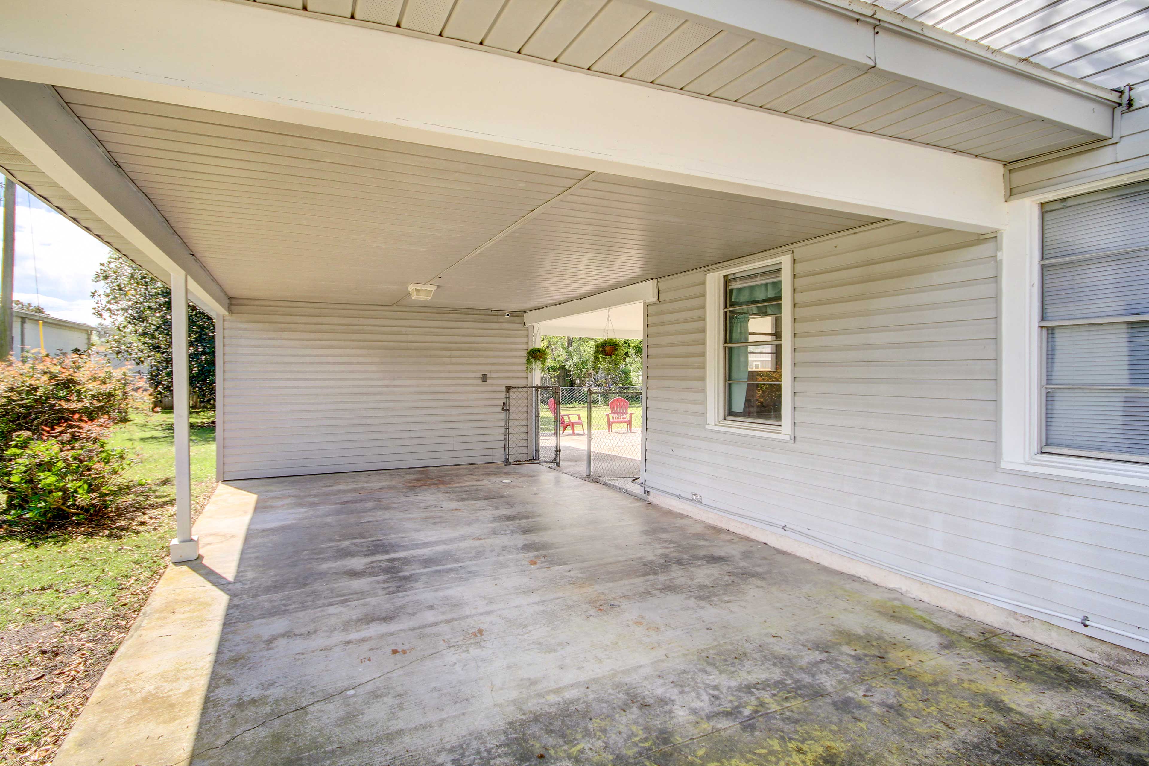 Parking | Carport (1 Vehicle) | Driveway (2 Vehicles) | Street Parking