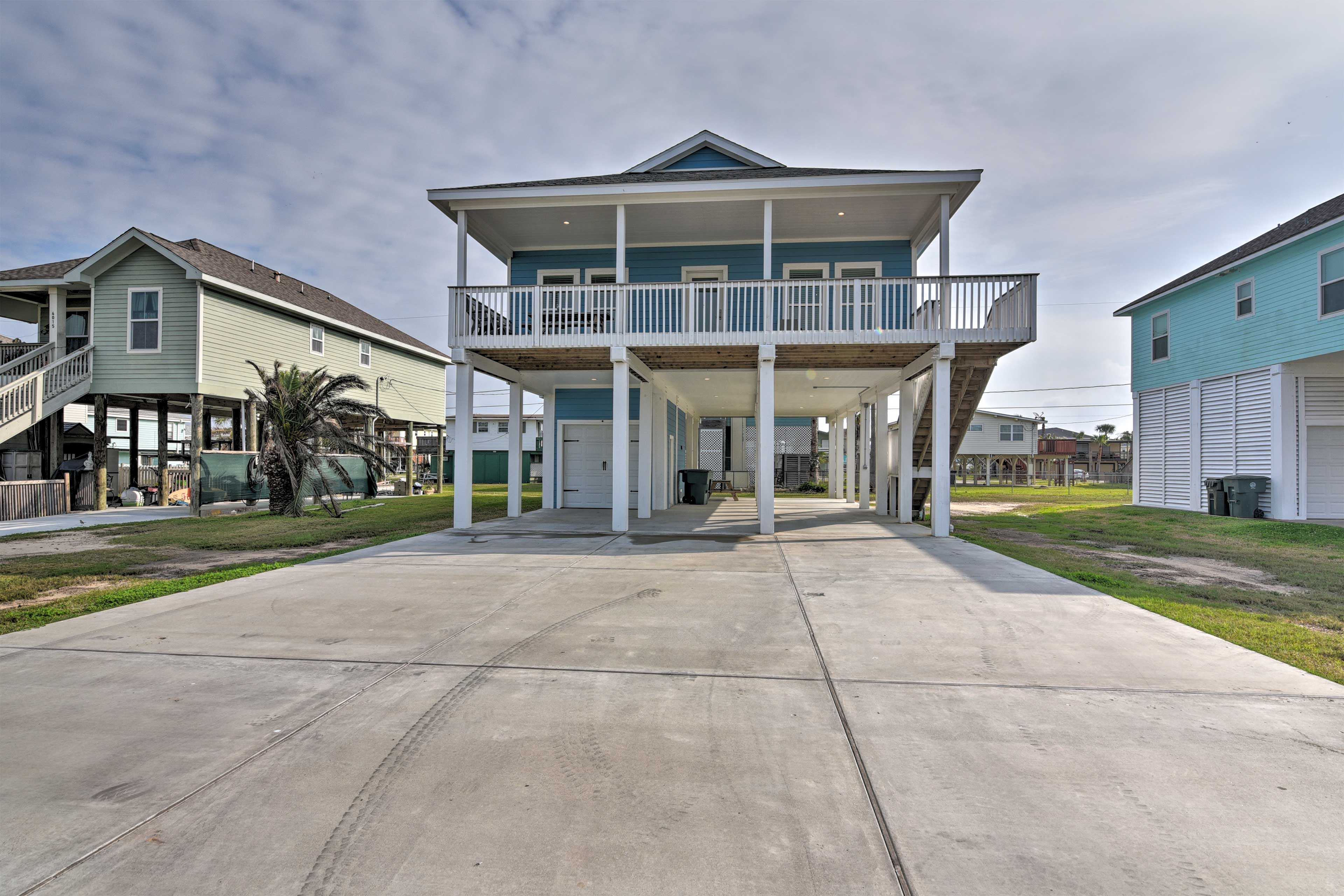 Parking | Carport (2 Vehicles) | Driveway (4 Vehicles) | Free Street Parking