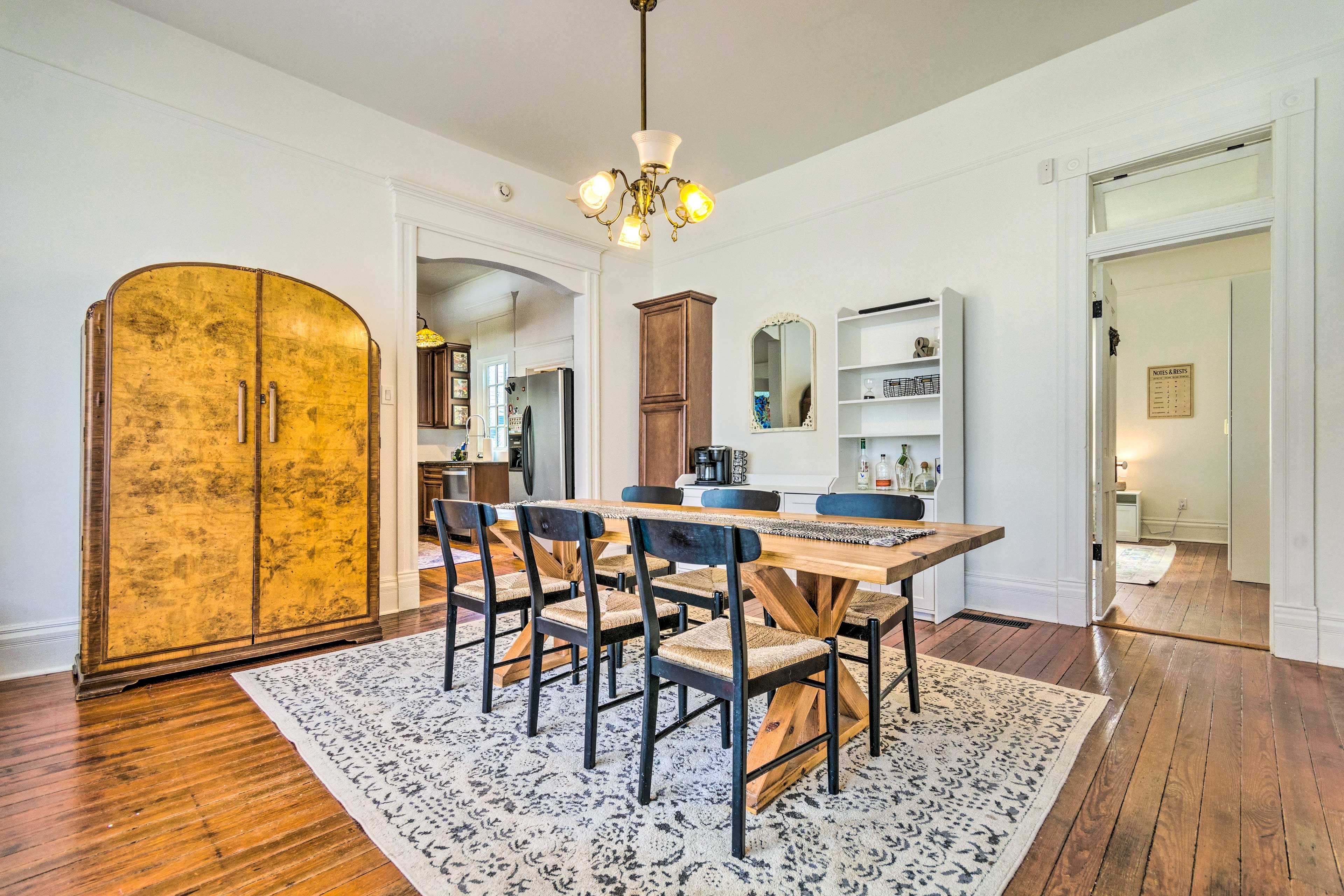 Dining Area | Dishware/Flatware | Trash Bags/Paper Towels