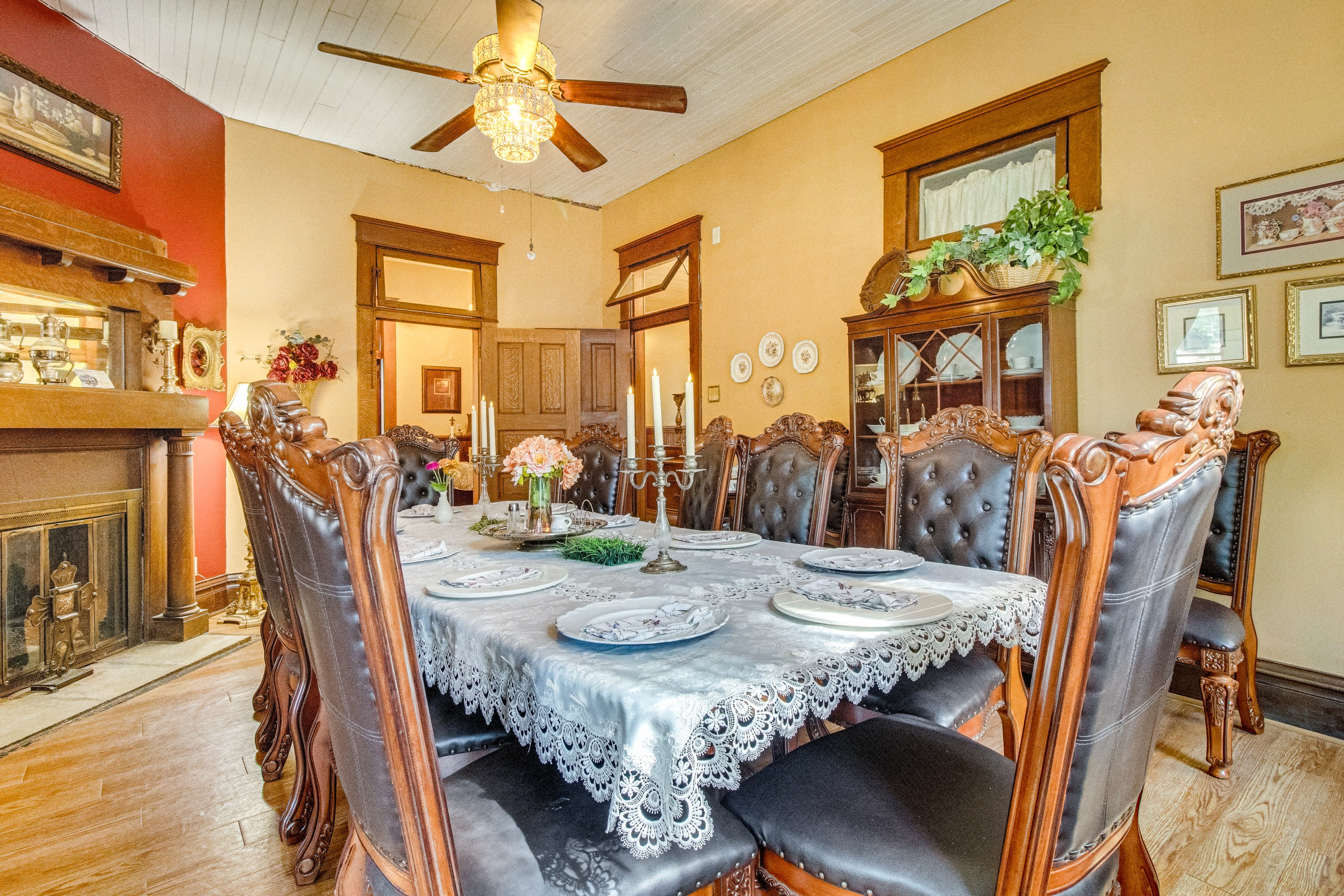 Dining Room | Dishware & Flatware Provided