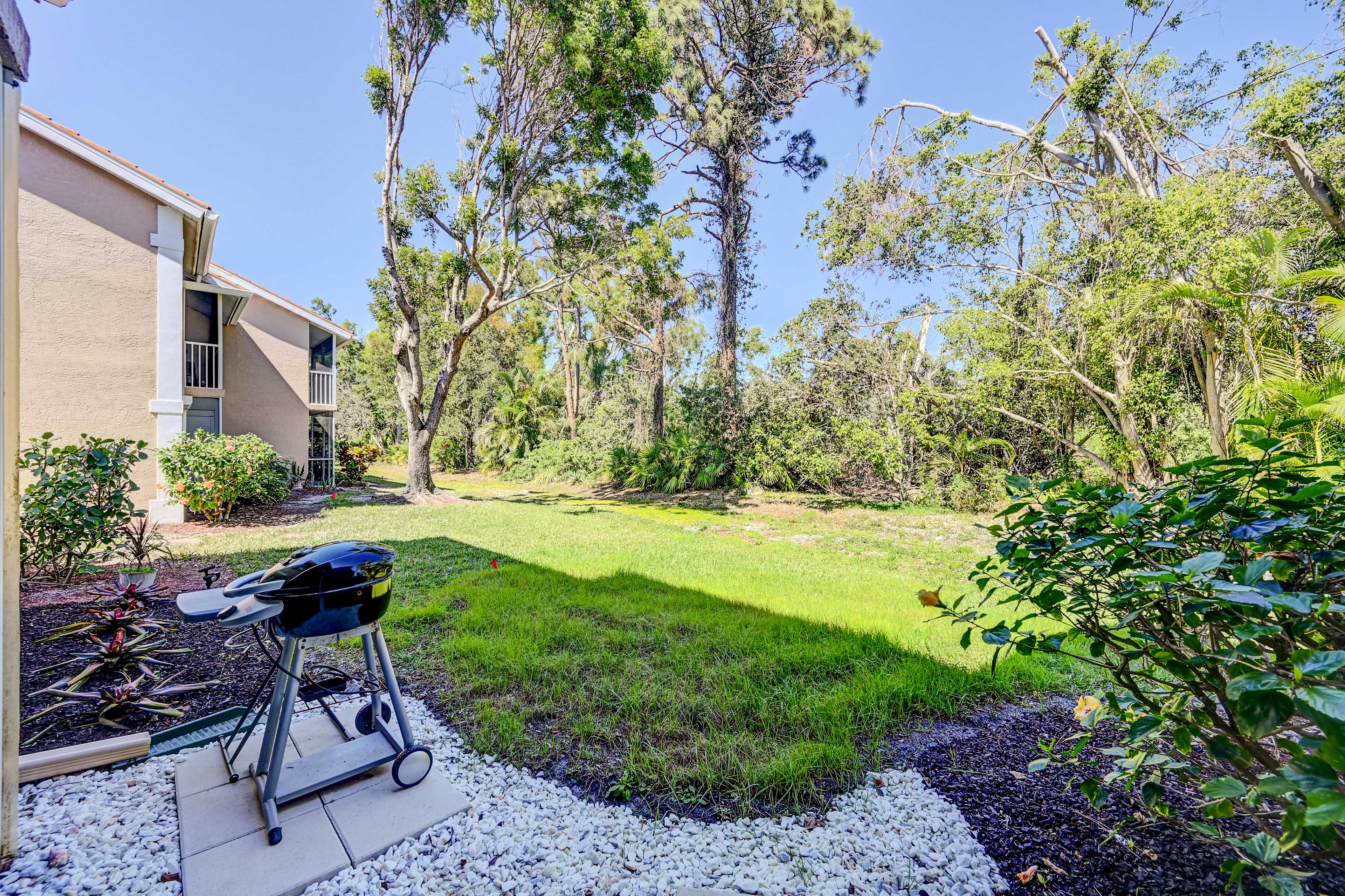 Private Wooded Backyard | Beach Towels