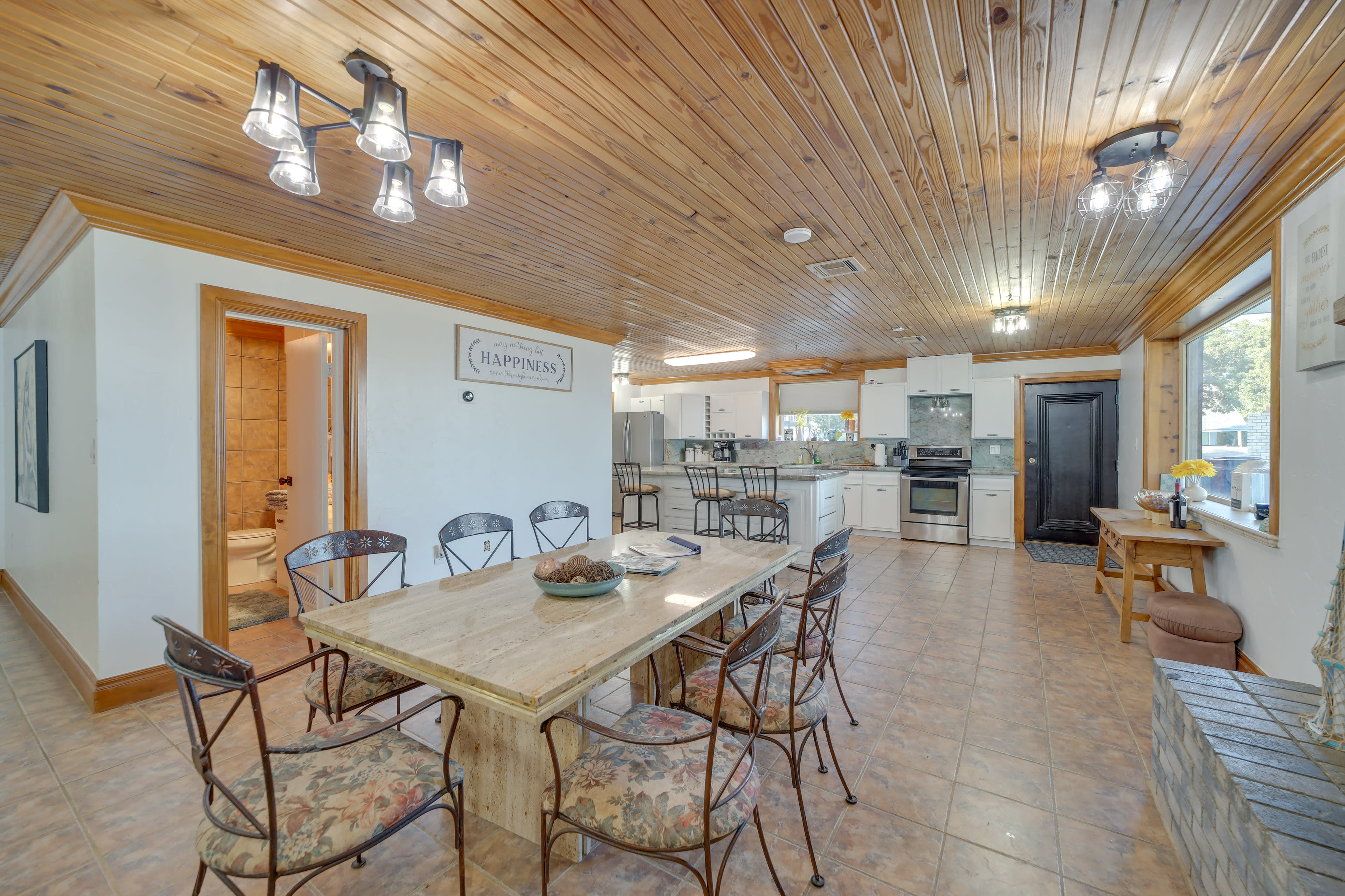 Dining Area | Dishware/Flatware | Trash Bags/Paper Towels