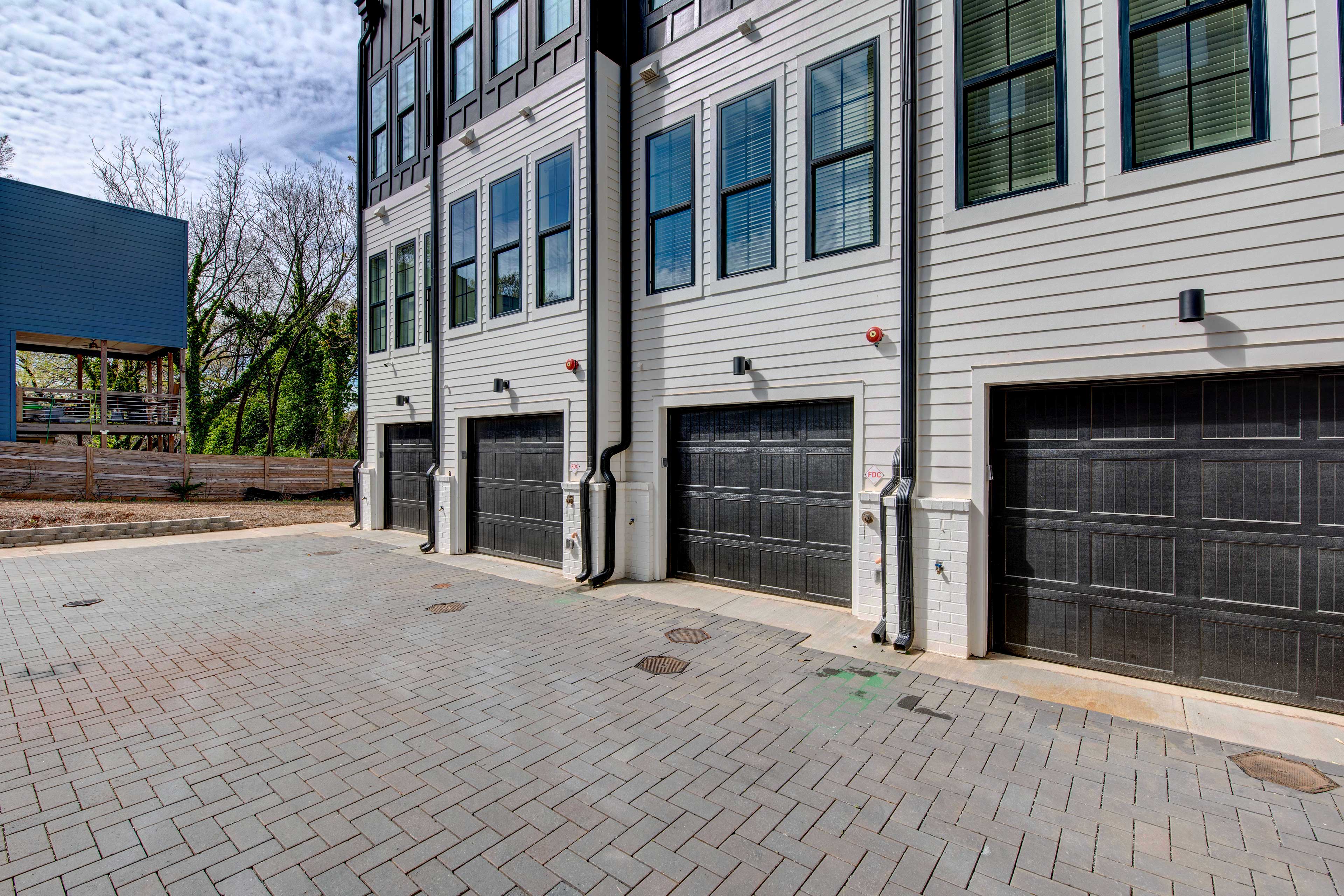 Parking | Garage (1 Vehicle) | Driveway (1 Vehicle) | Street Parking