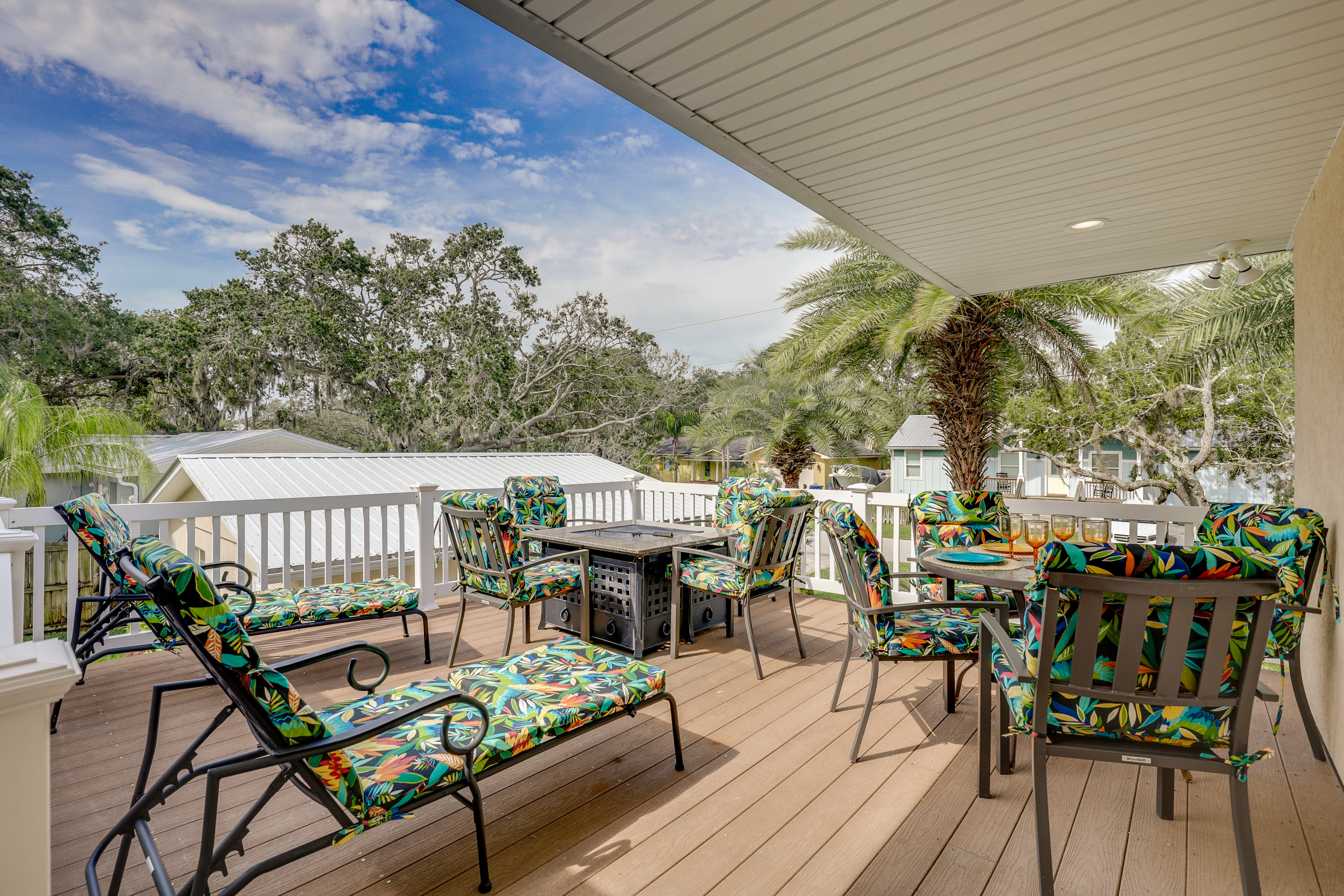 Private Deck | Propane Fire Pit (Propane Provided)