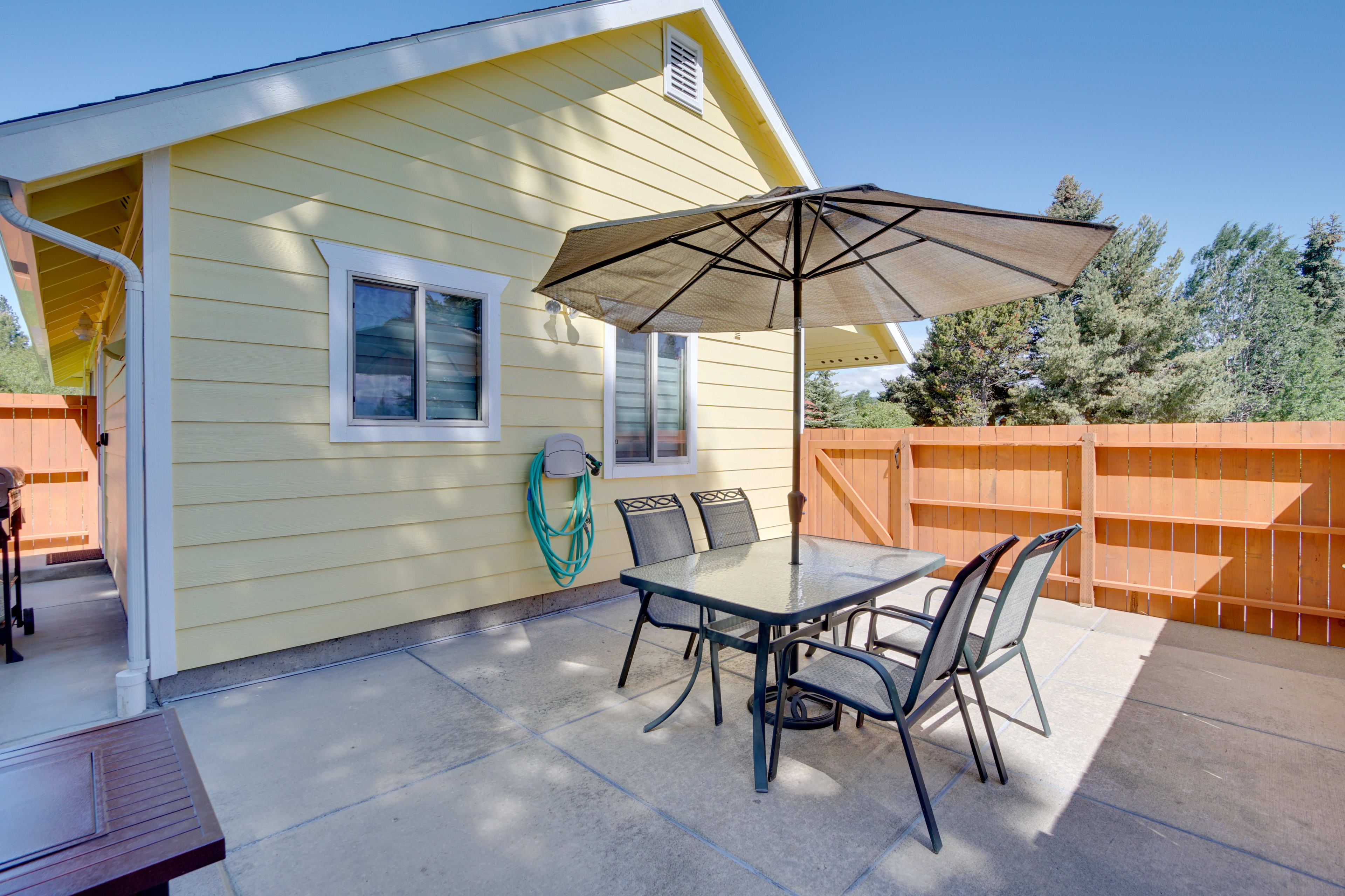 Private Patio | Fire Pit | Outdoor Dining Area