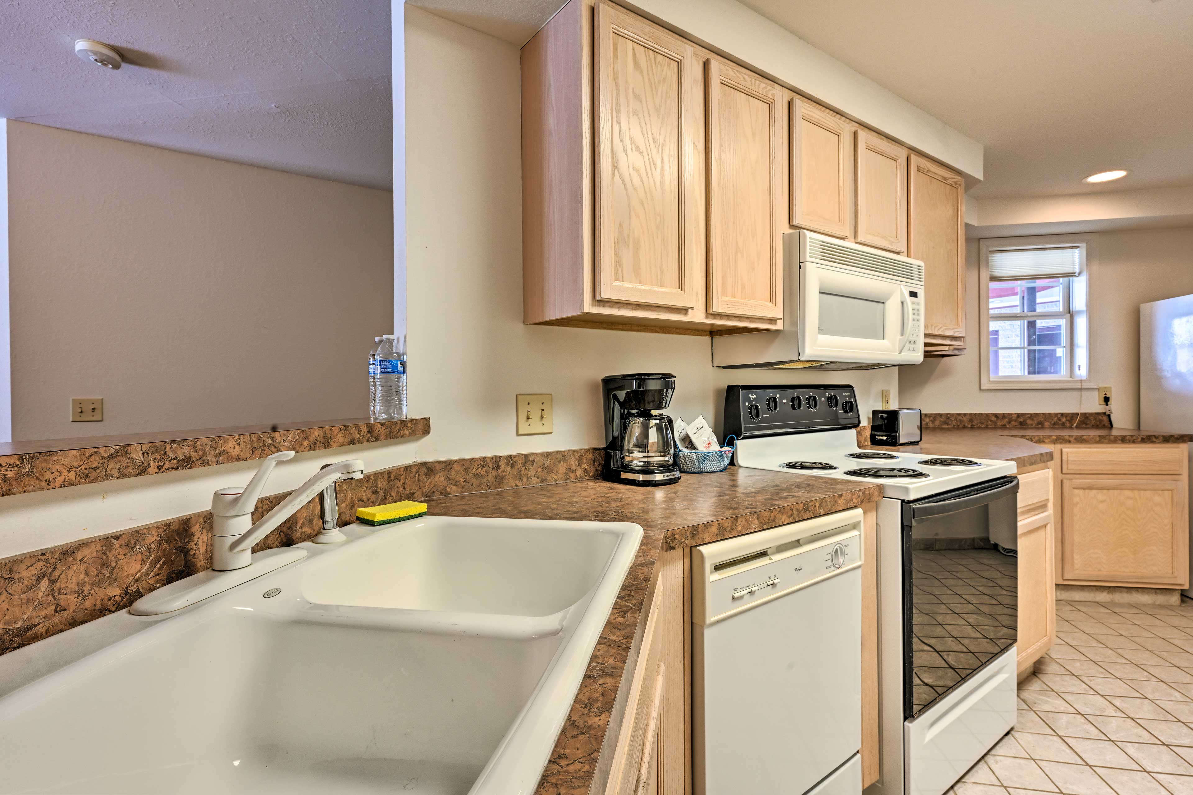 Kitchen | Coffee Maker | Trash Bags & Paper Towels Provided