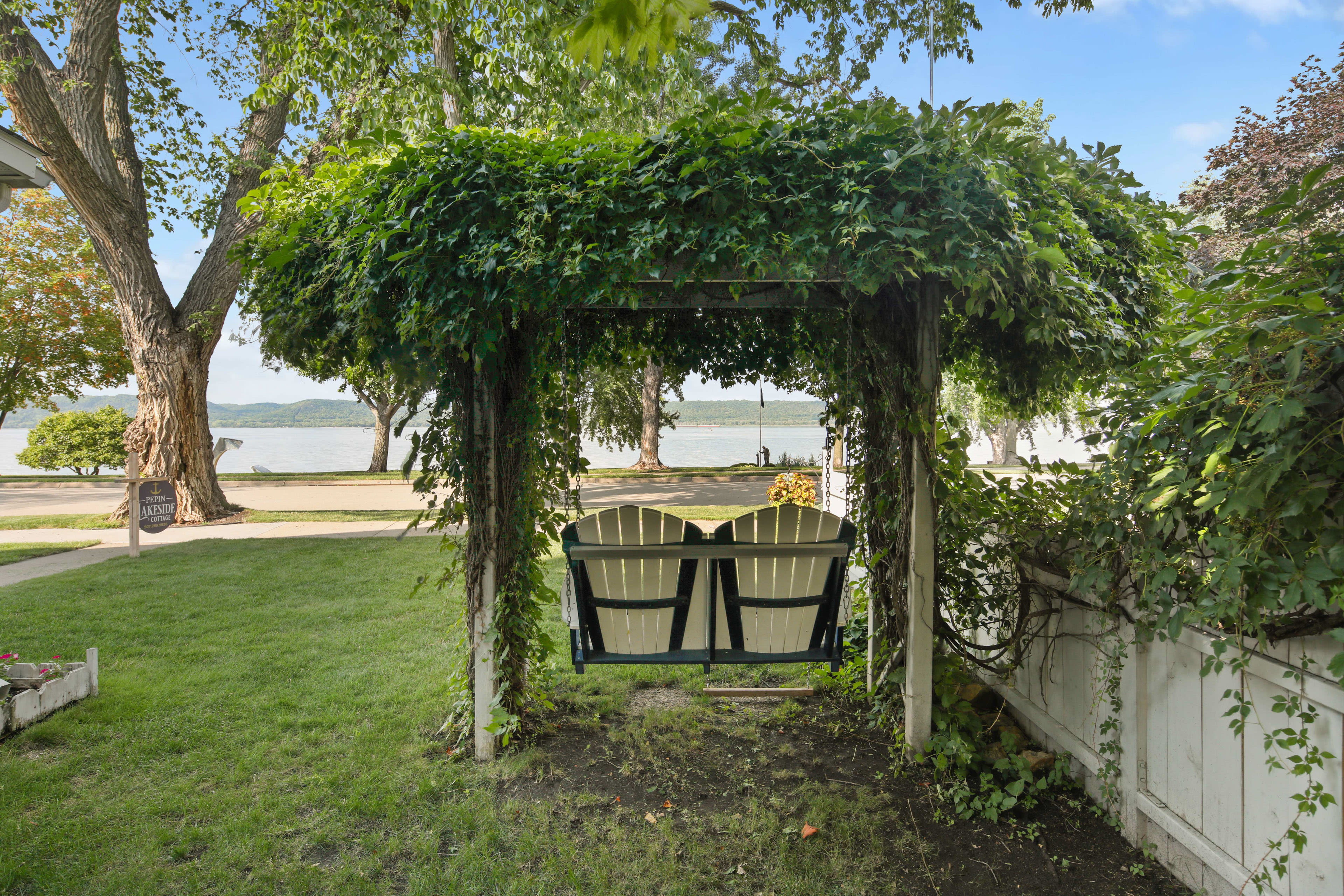 Front Yard | Lake Pepin View