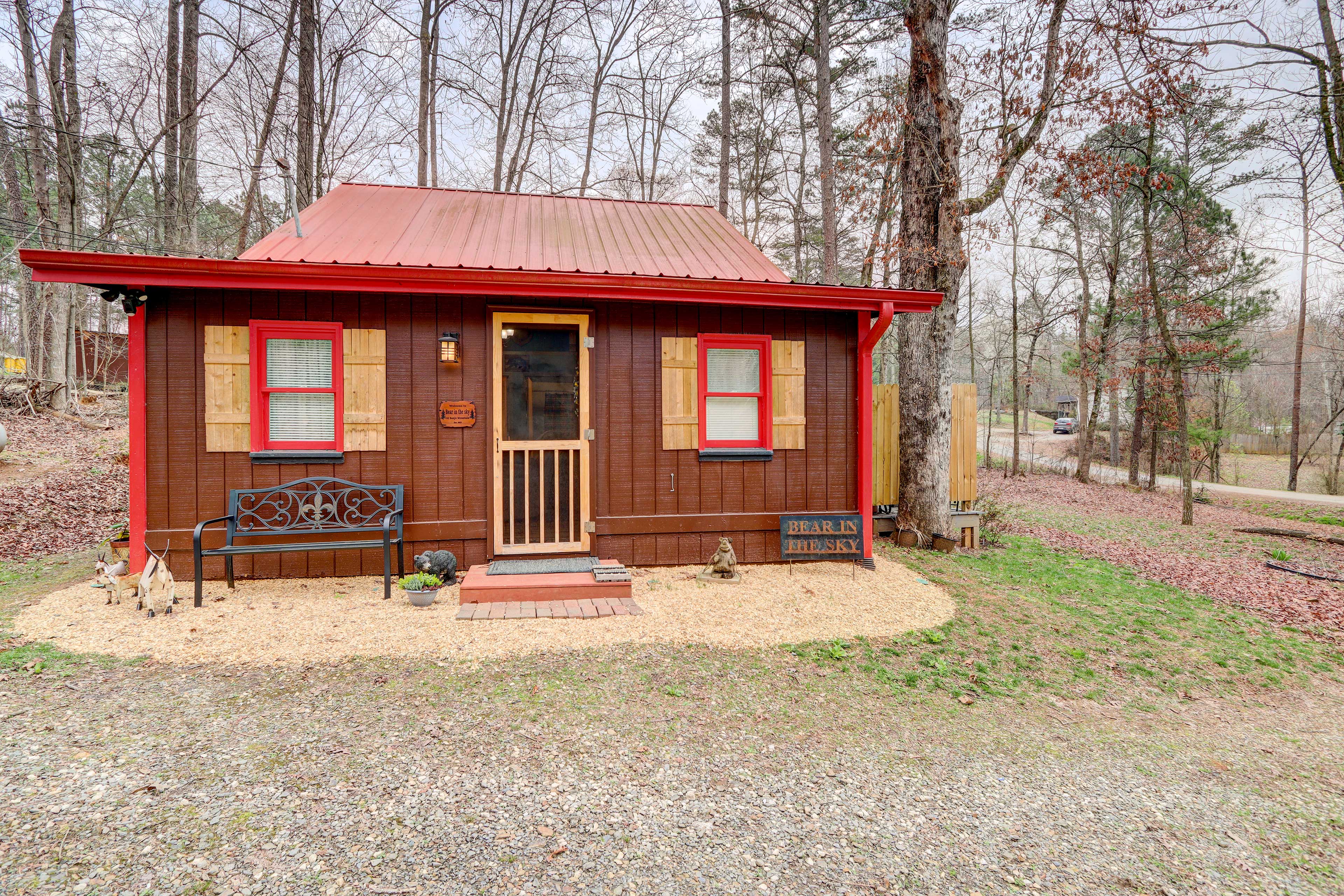 Cabin Exterior | Driveway Parking (2 Vehicles)