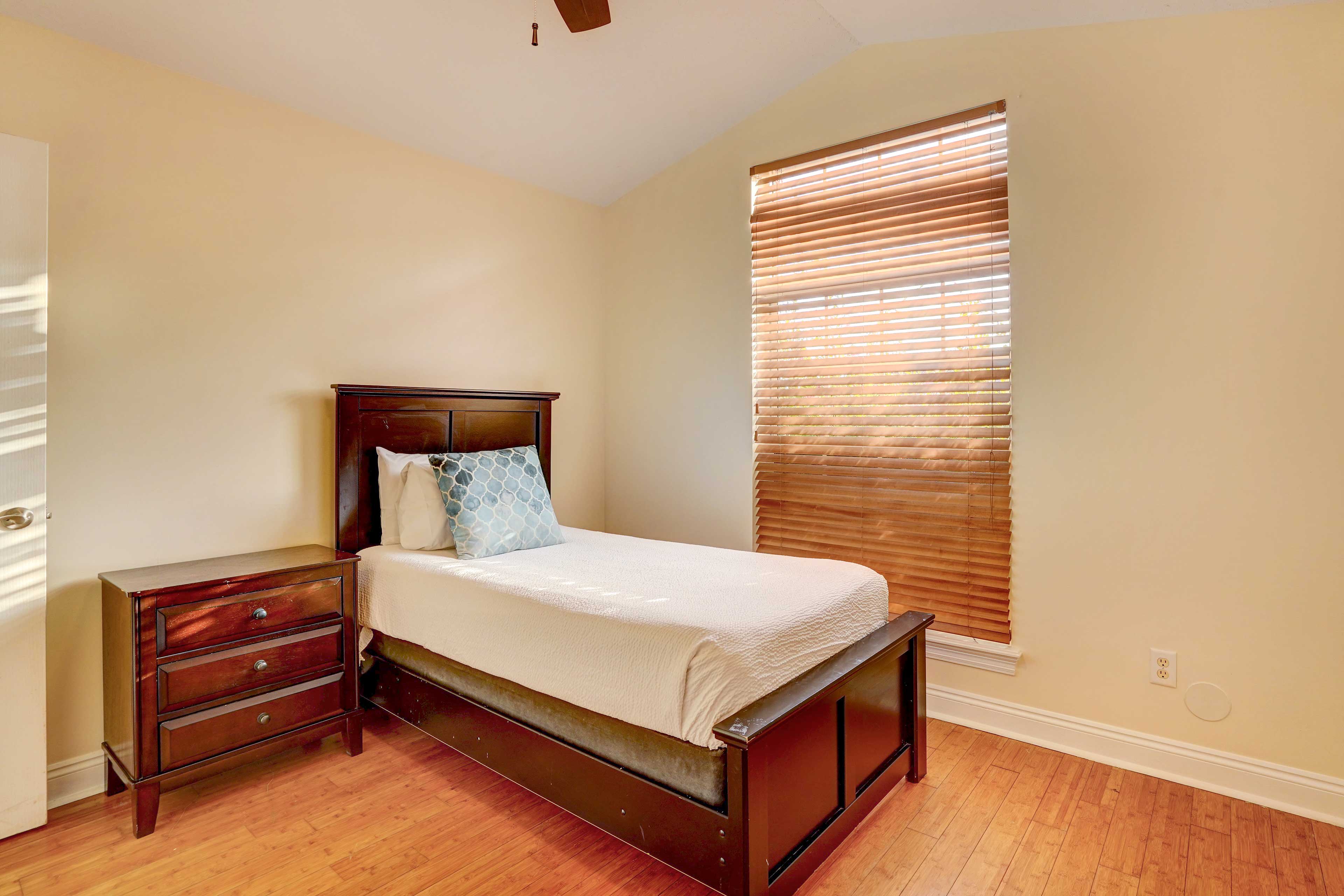 Bedroom 3 | Twin Bed