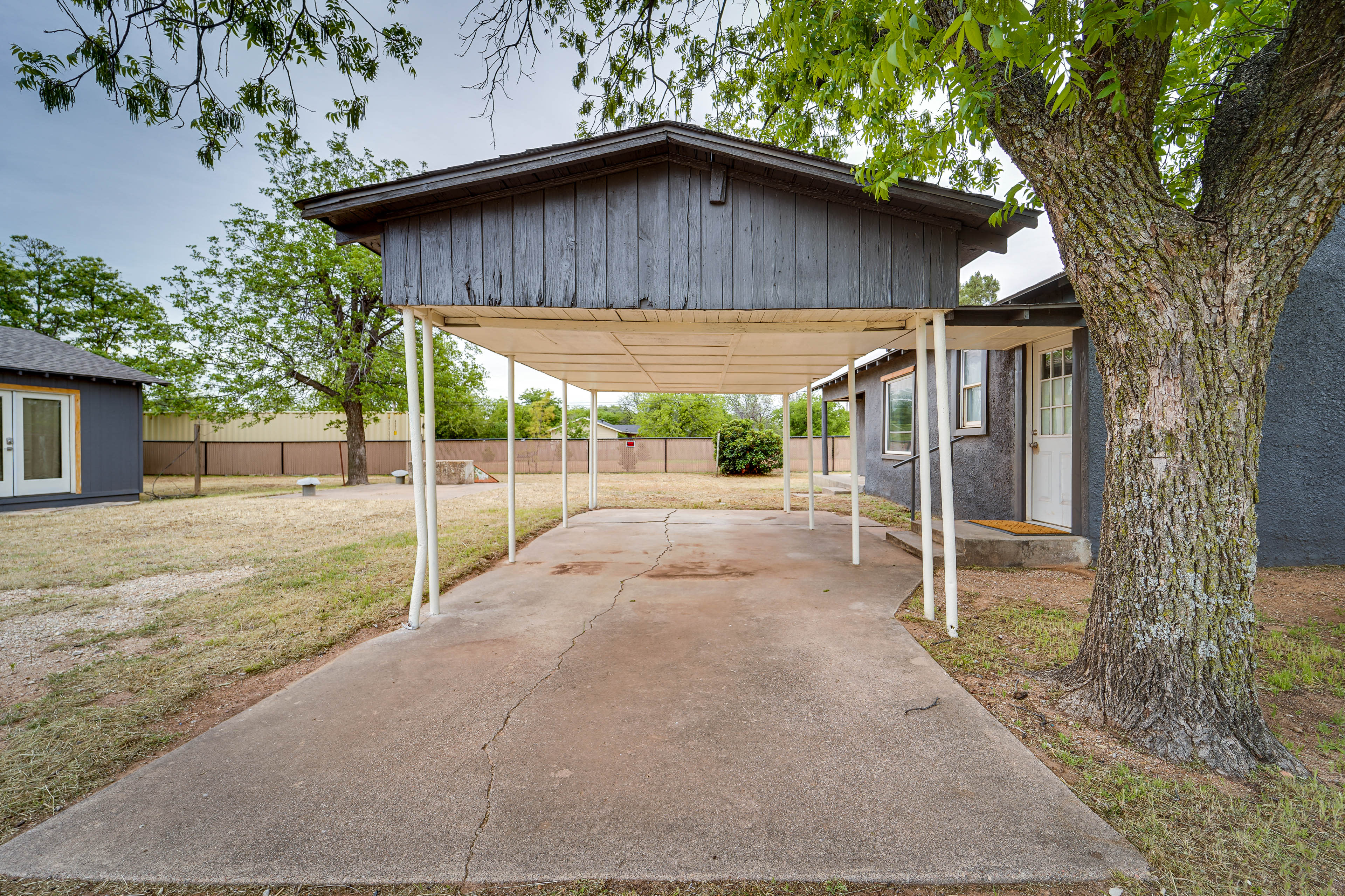 Parking | Driveway (2 Vehicles)