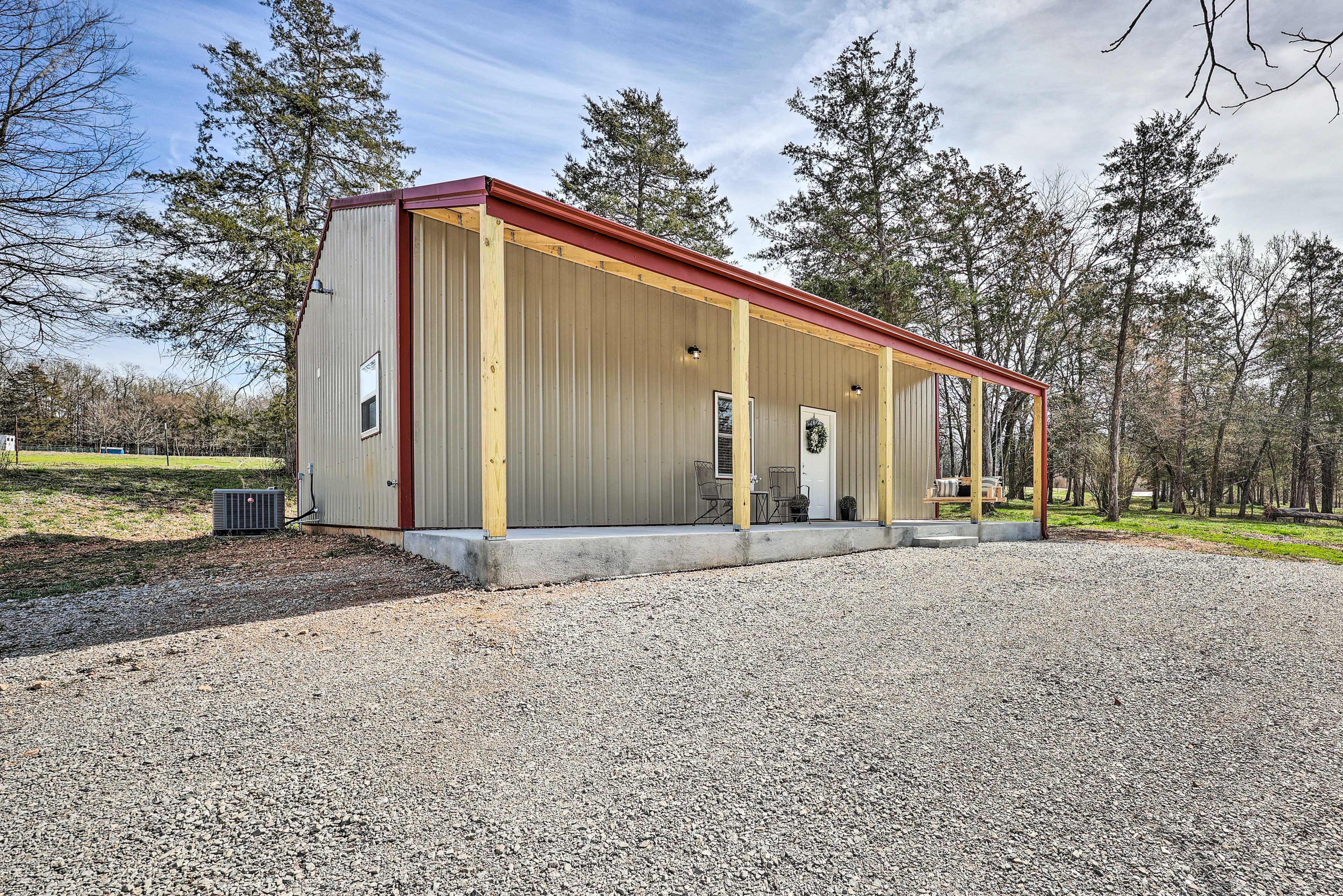 Parking | Driveway (4 Vehicles) | Trailer Parking Allowed