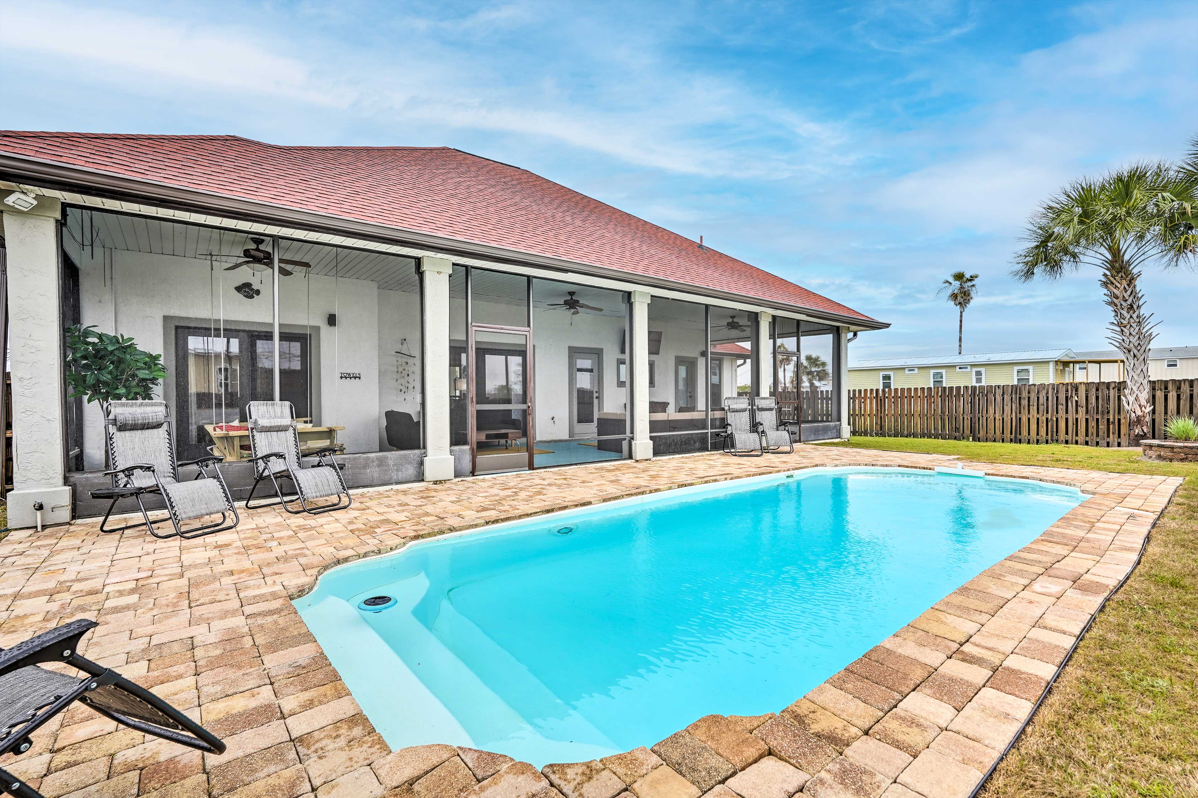 Mexico Beach Vacation Rental | 3BR | 2BA | 1,780 Sq Ft | 3 Steps to Enter