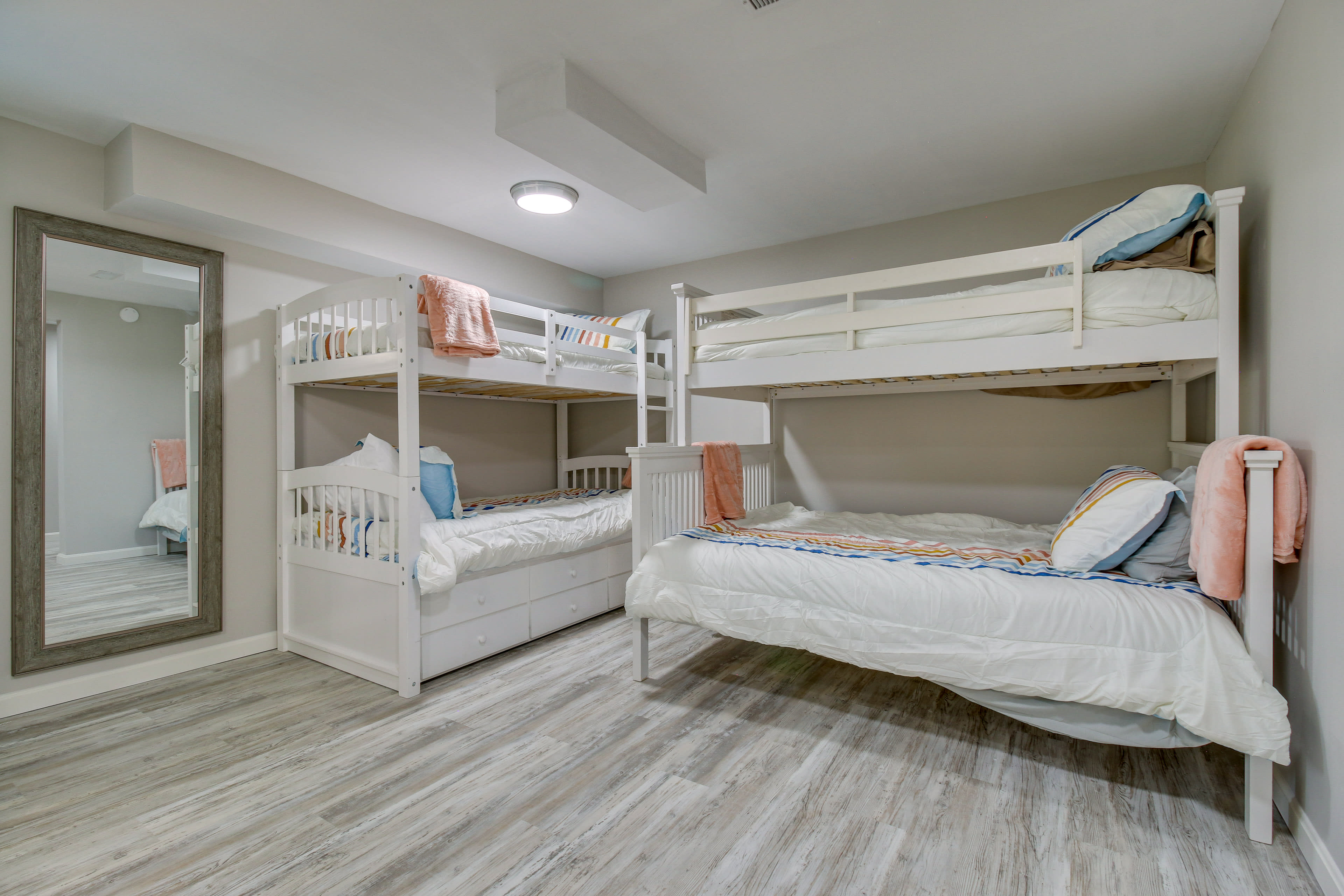 Sleeping Nook | Twin Bunk Bed | Twin/Full Bunk Bed