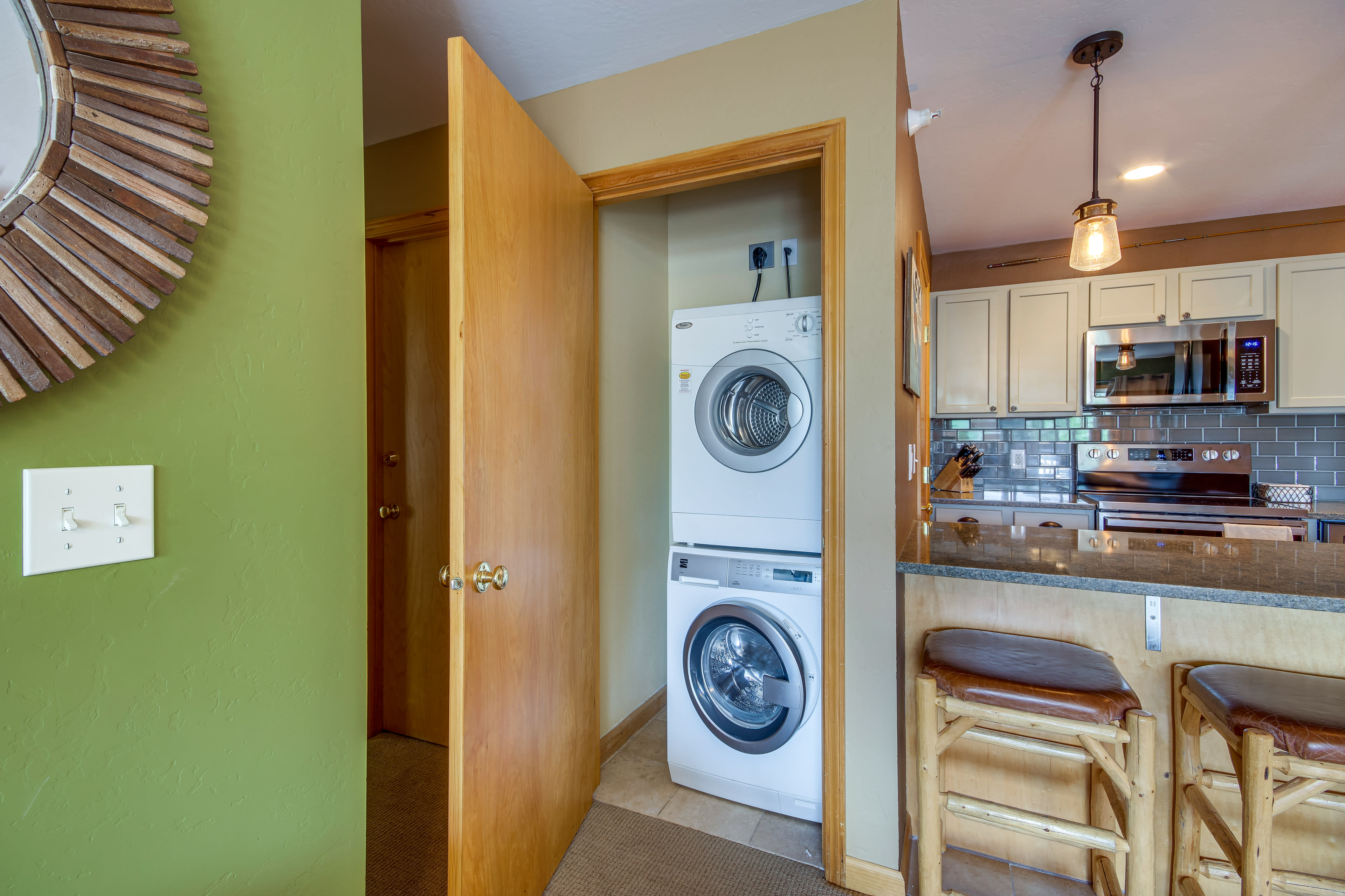 Washer & Dryer | Linens Provided