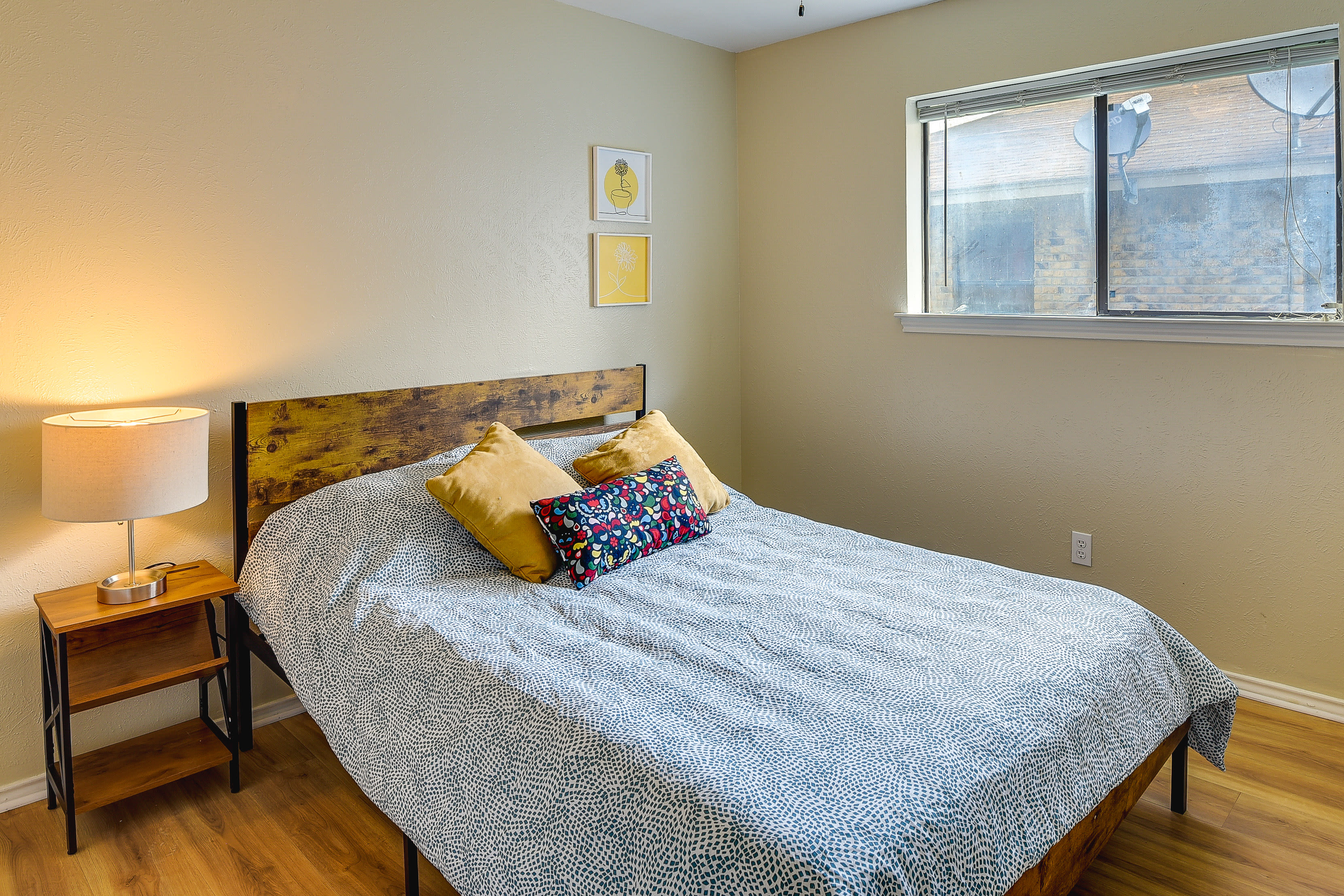 Bedroom 2 | Queen Bed | Ceiling Fan