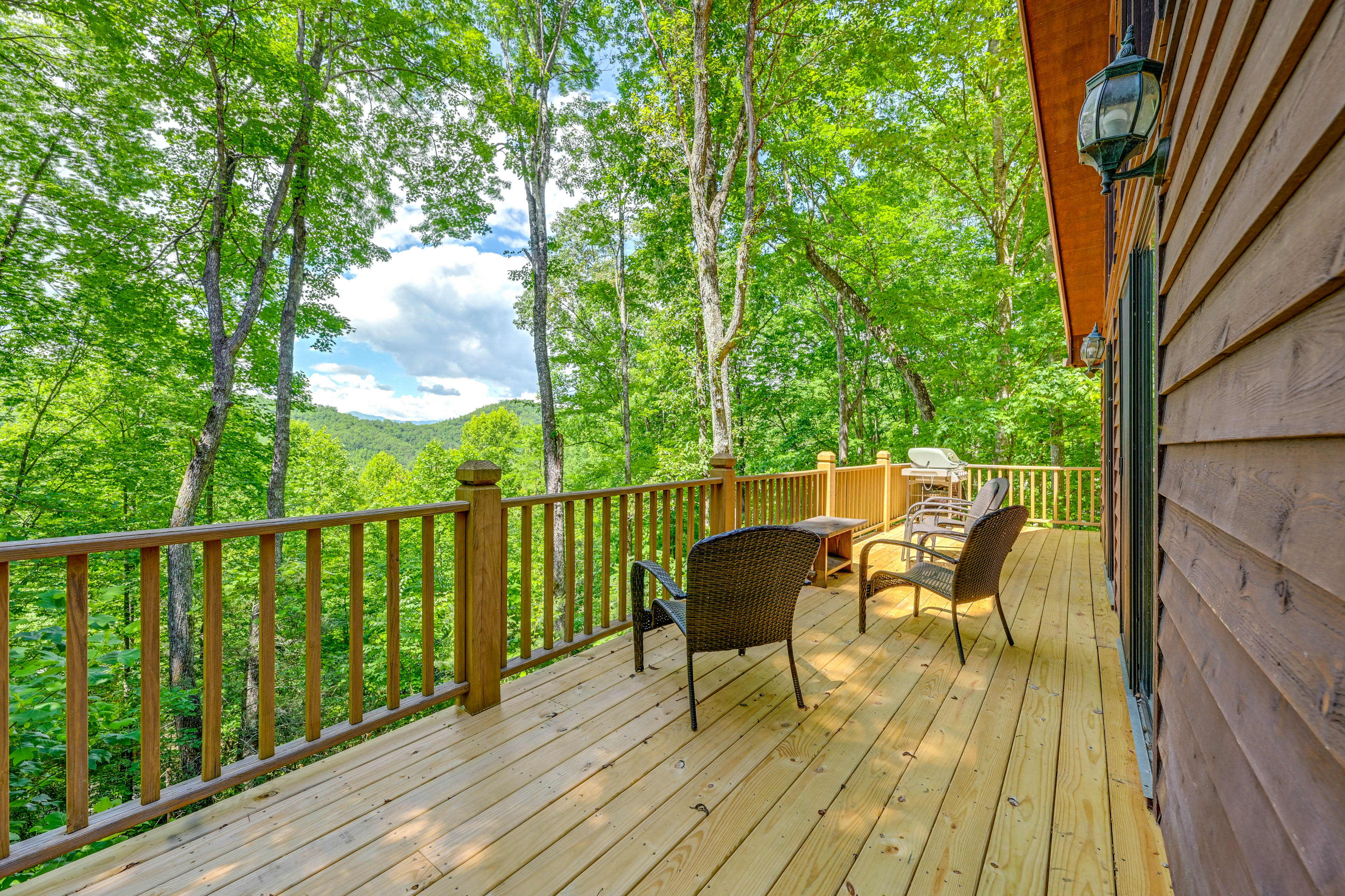 Balcony | Gas Grill | Mountain View