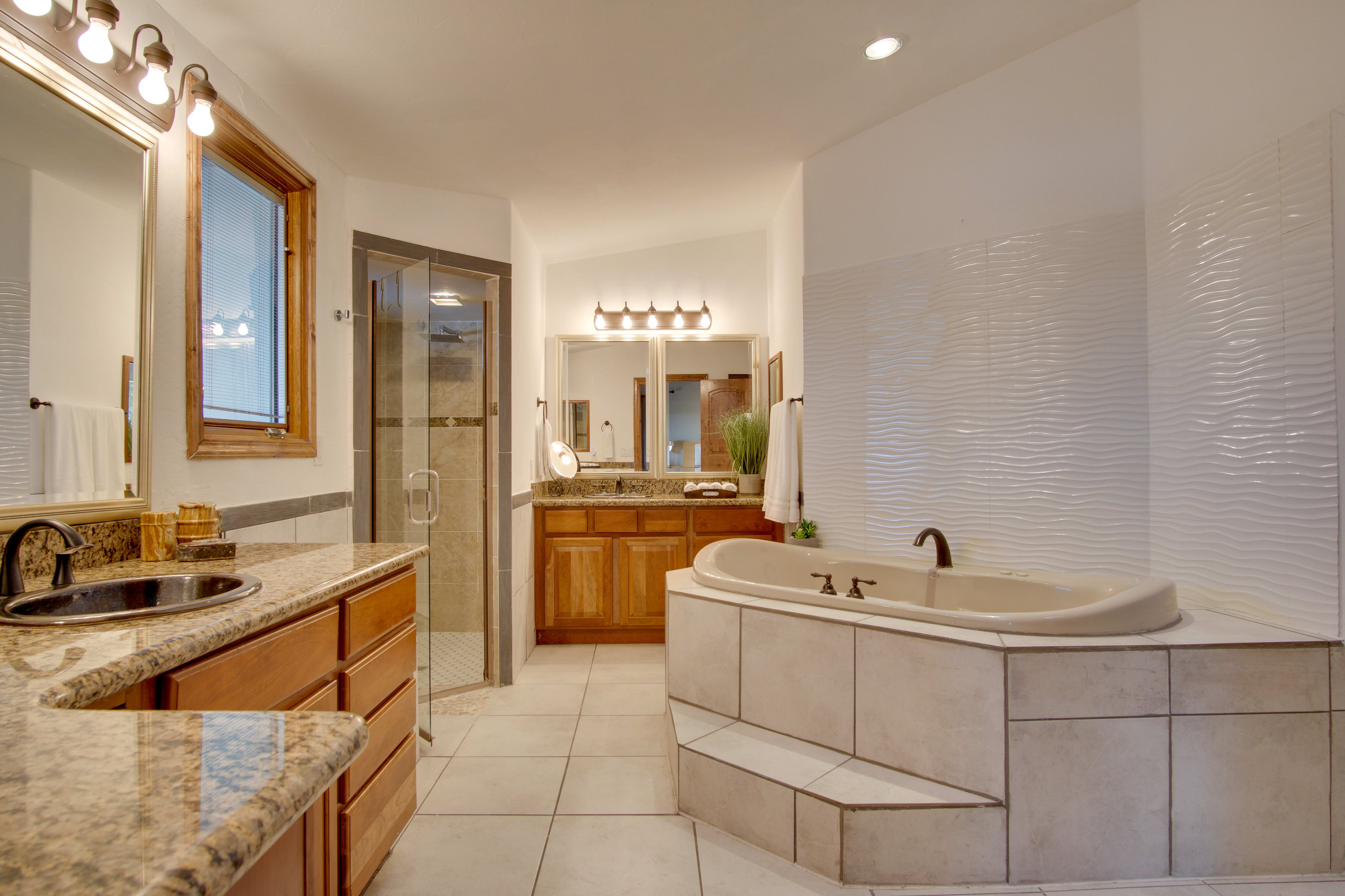 En-Suite Bathroom | Complimentary Toiletries | Towels Provided