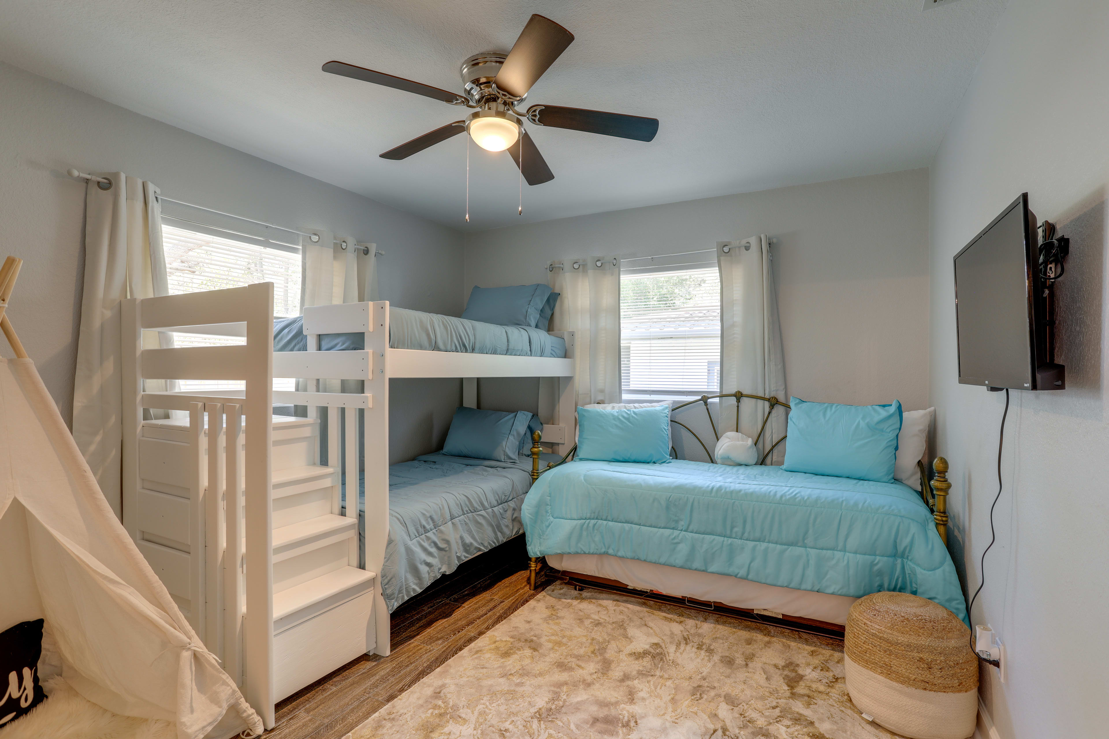 Bedroom 3 | Twin Bunk Bed | Twin Daybed w/ Twin Trundle