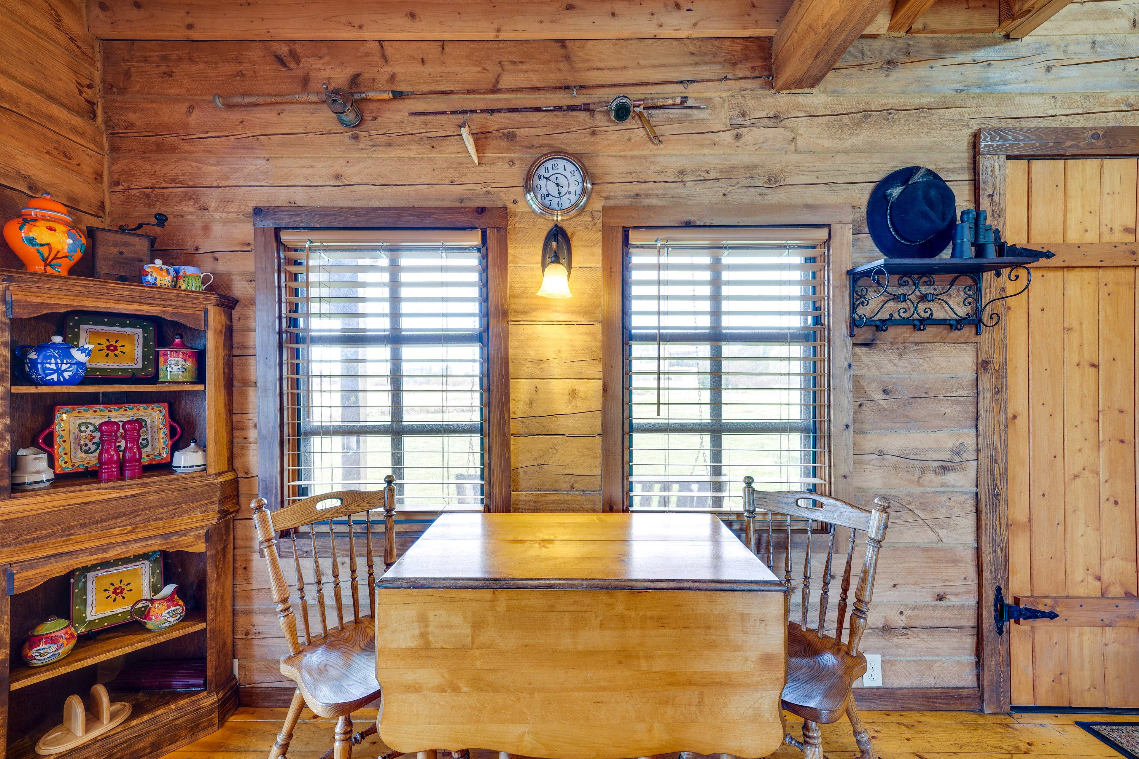 Dining Area | Dishware Provided