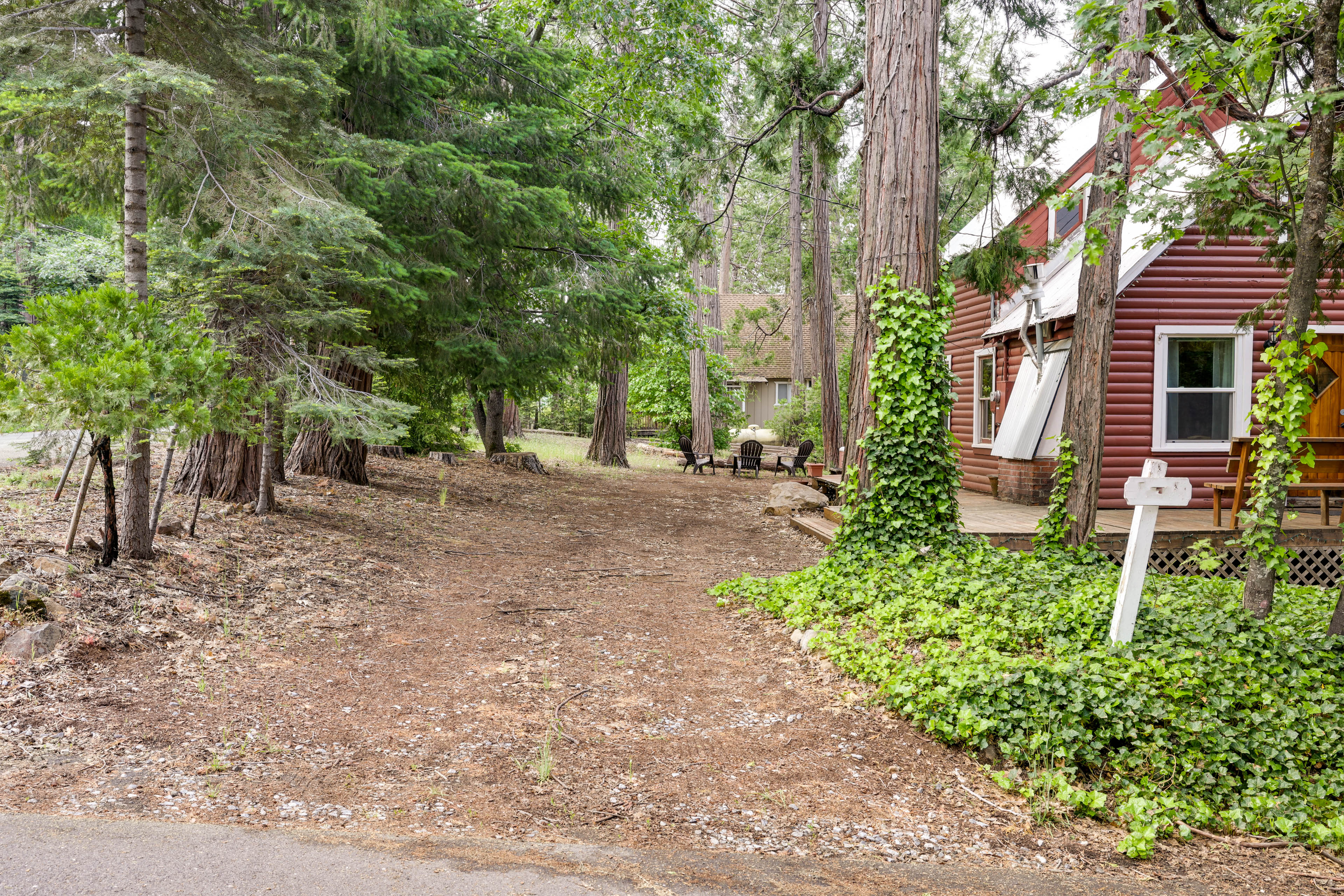 Parking | Driveway (2 Vehicles)