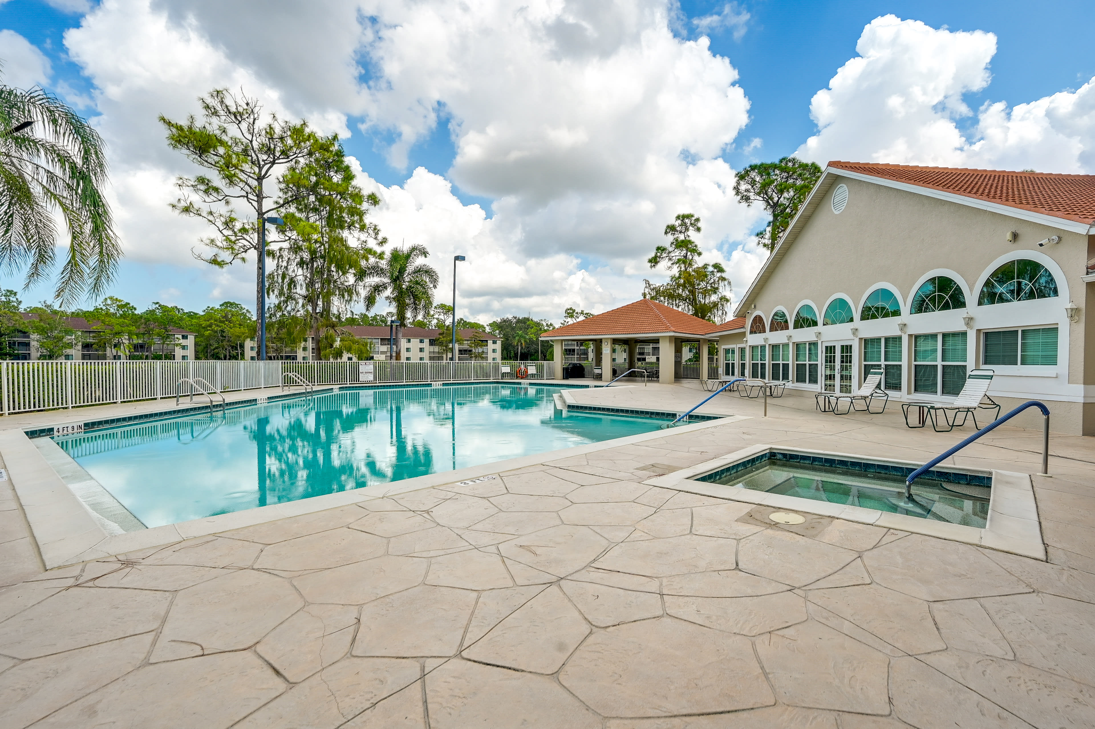 Community Pool & Spa