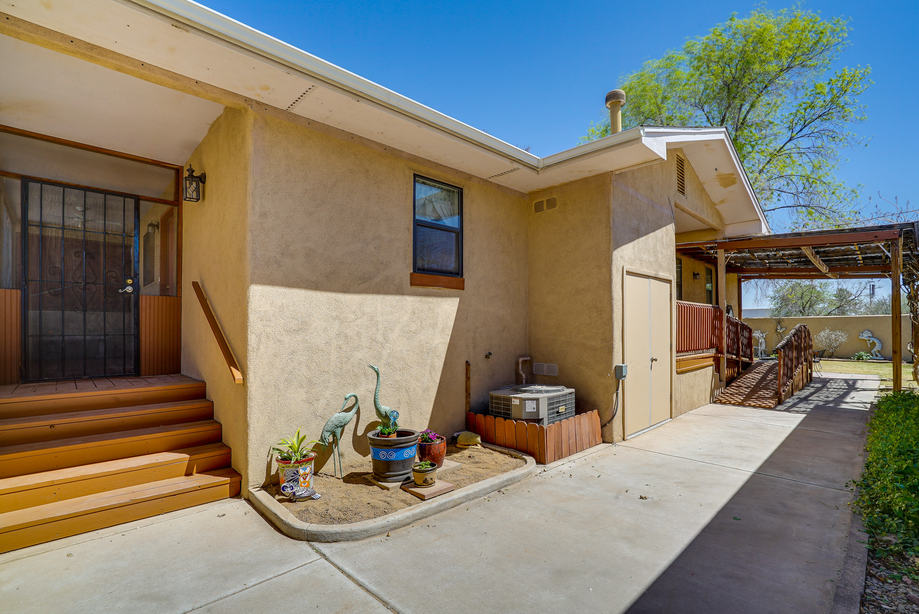 1-Story House | In-Unit Laundry | 2 Mi to New Mexico State University