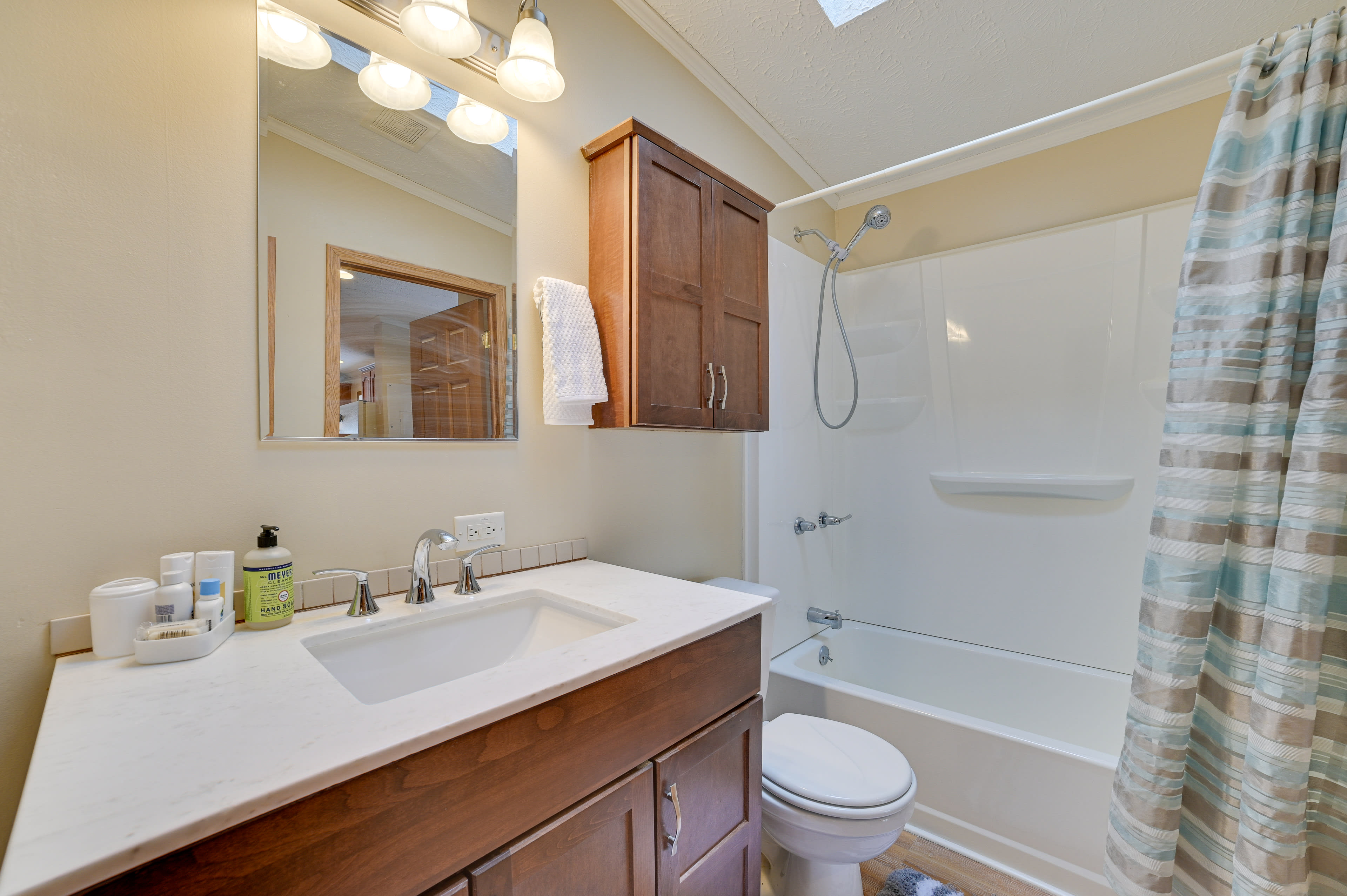 En-Suite Bathroom | Towels Provided