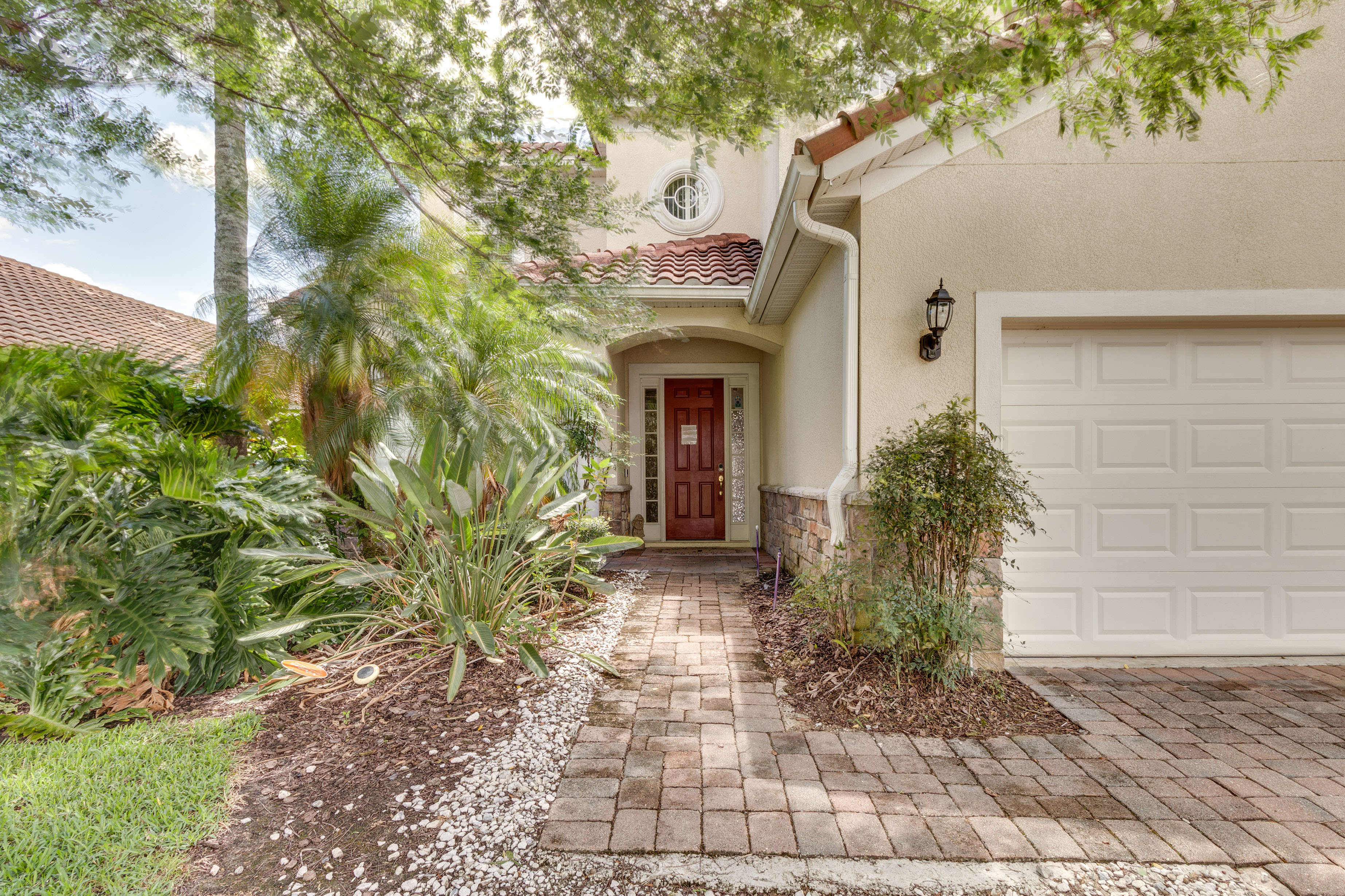 Front Entry | Keyless Entry | 4 External Security Cameras (Facing Out)