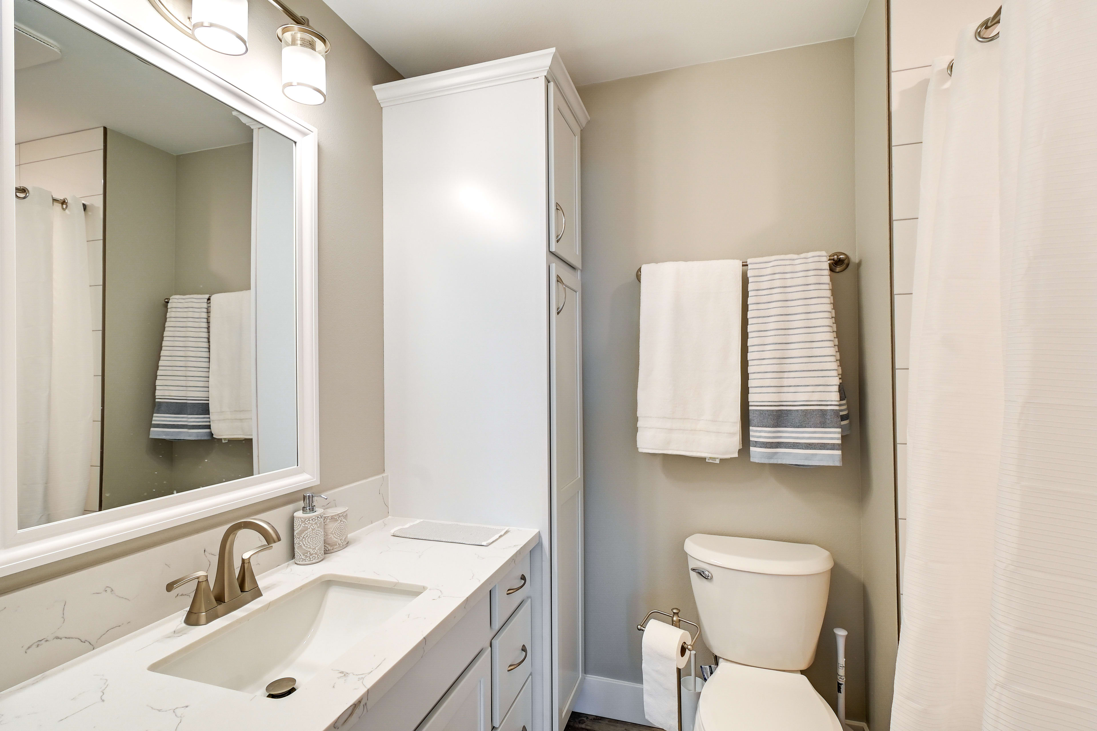 En-Suite Bathroom | Complimentary Toiletries