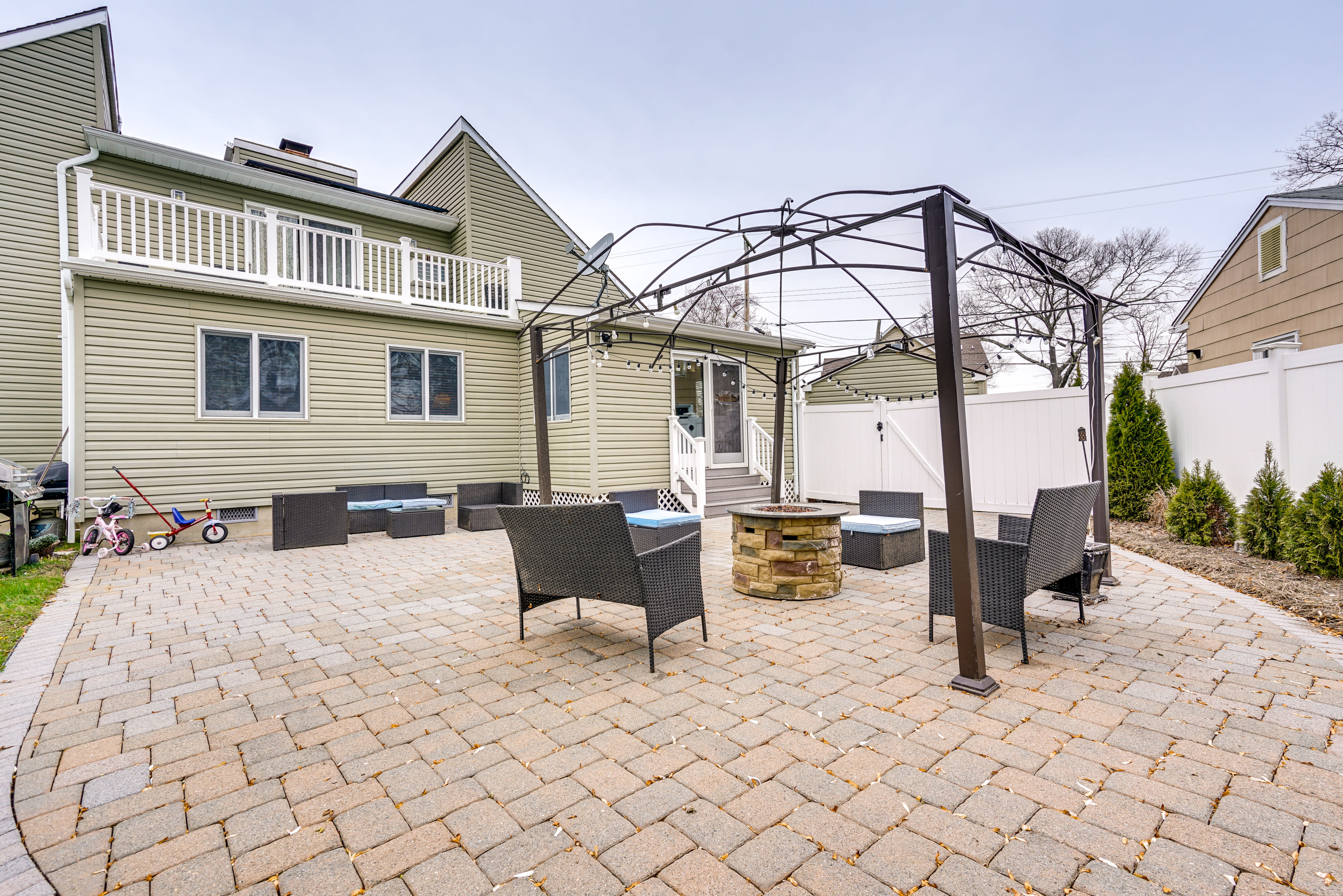 Fenced Yard | Fire Pit | Gas Grill