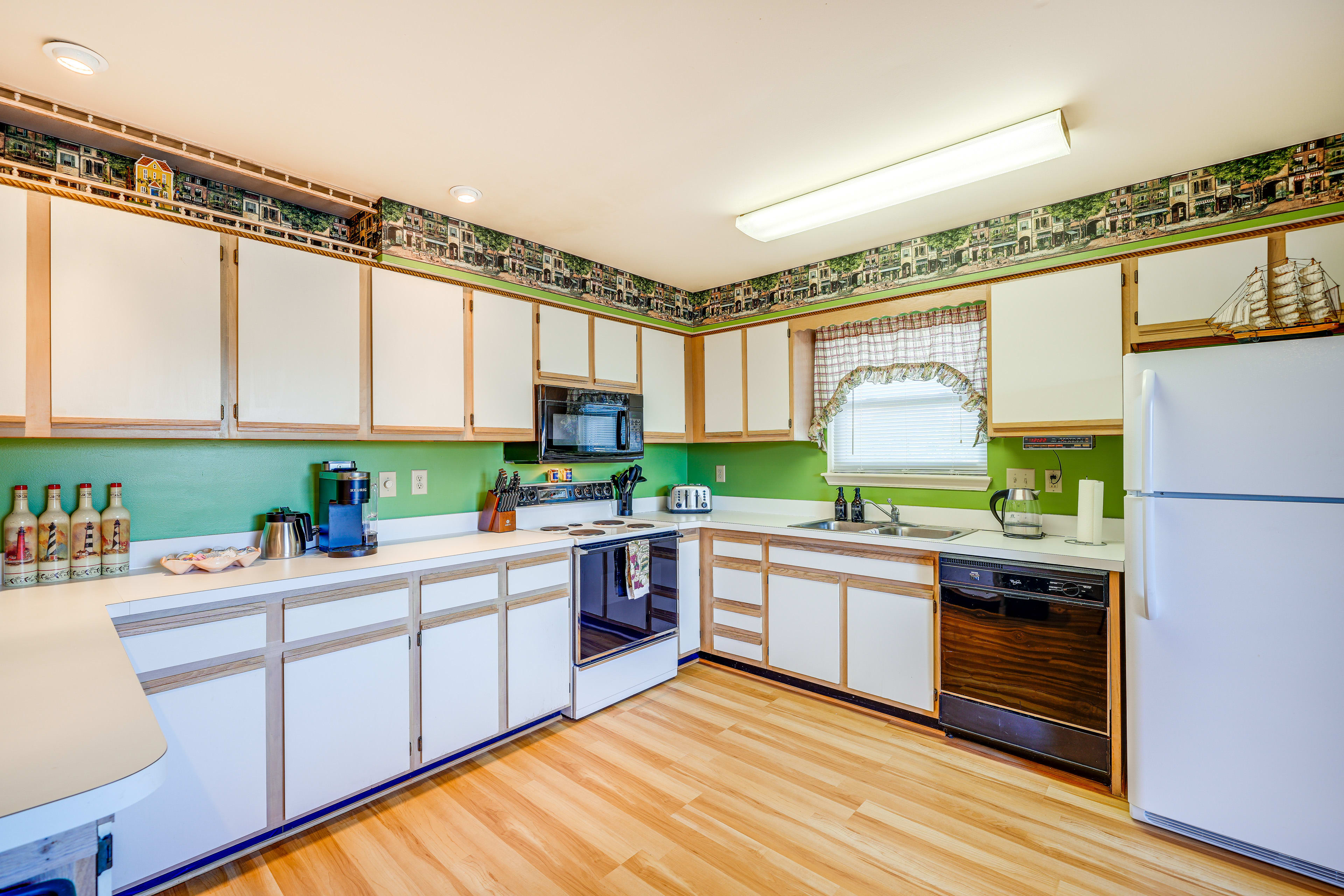 Kitchen | 1st Floor | Dishwasher | Coffee Maker | Cooking Basics