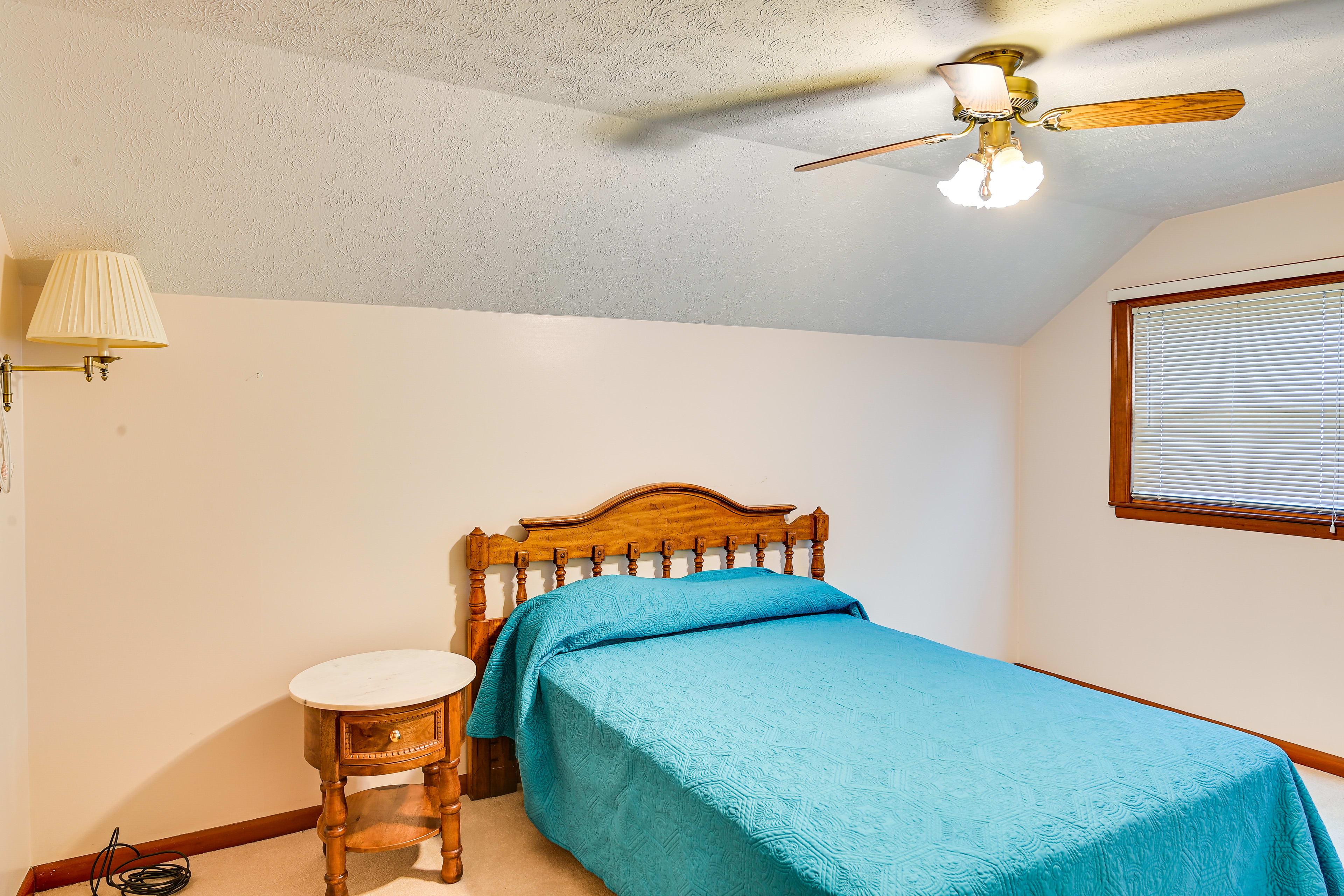 Bedroom 2 | Upper Level | Full Bed | Linens Provided