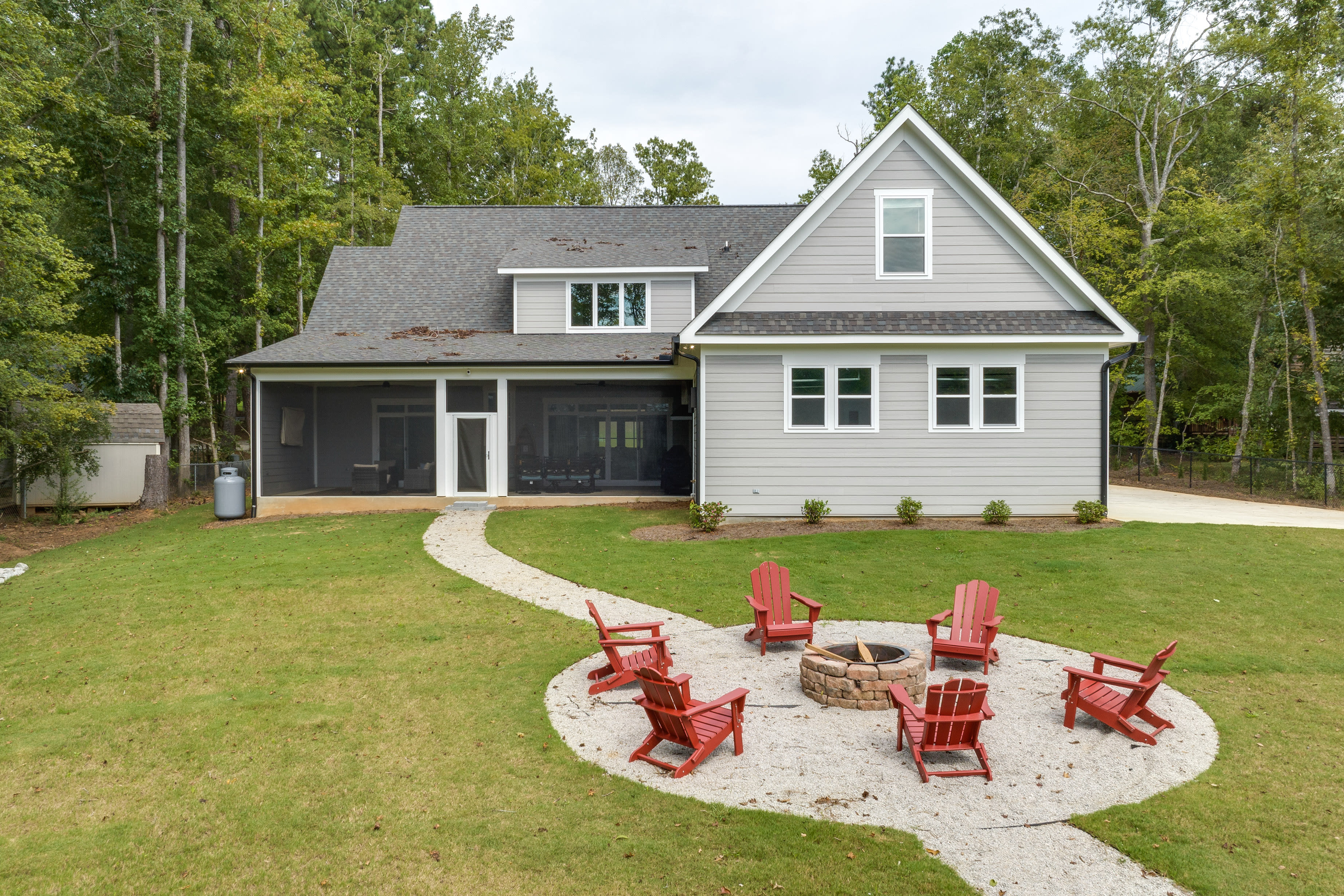 Private Yard | Fire Pit | Lake Access