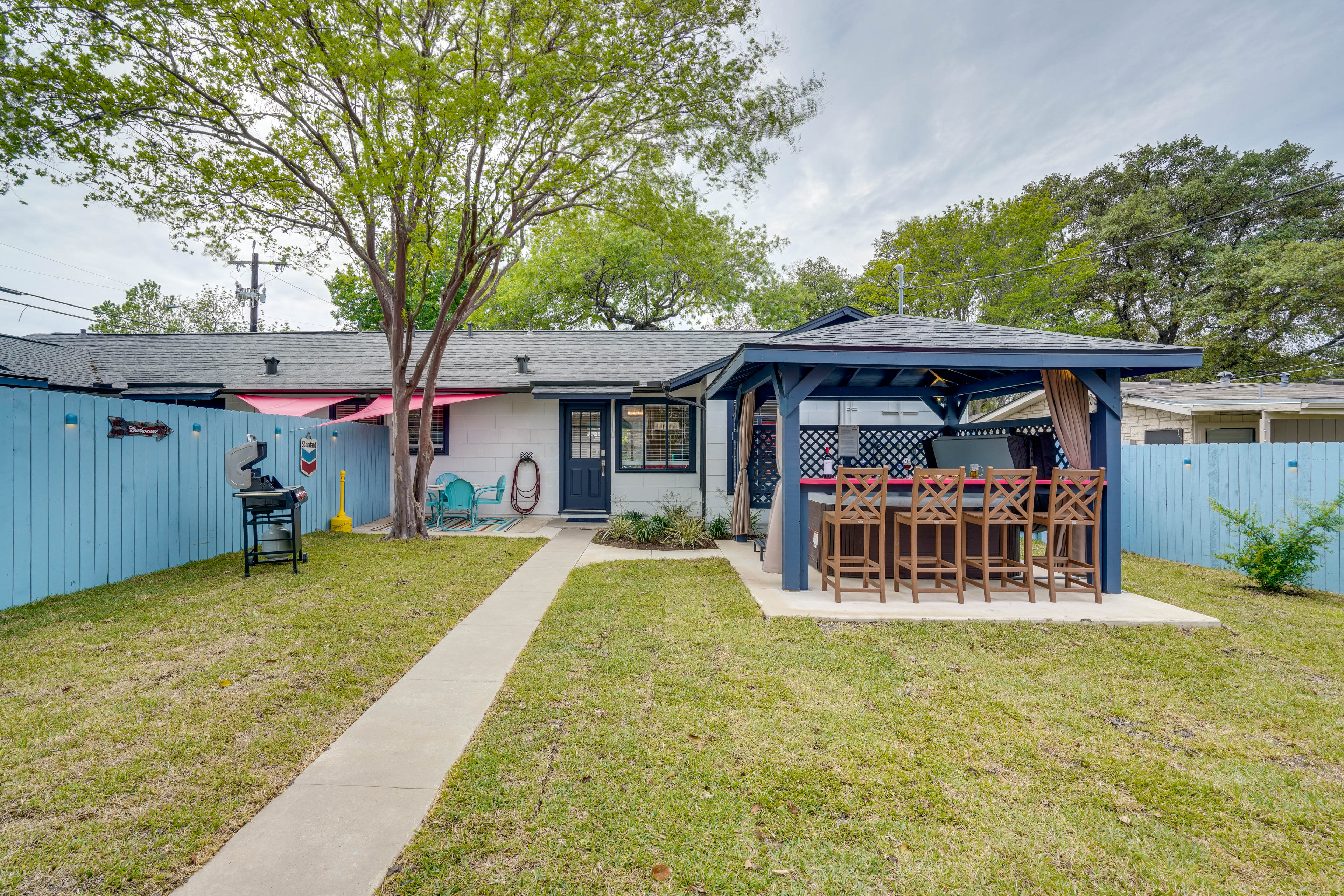 Backyard | Chiminea | Outdoor Seating Areas