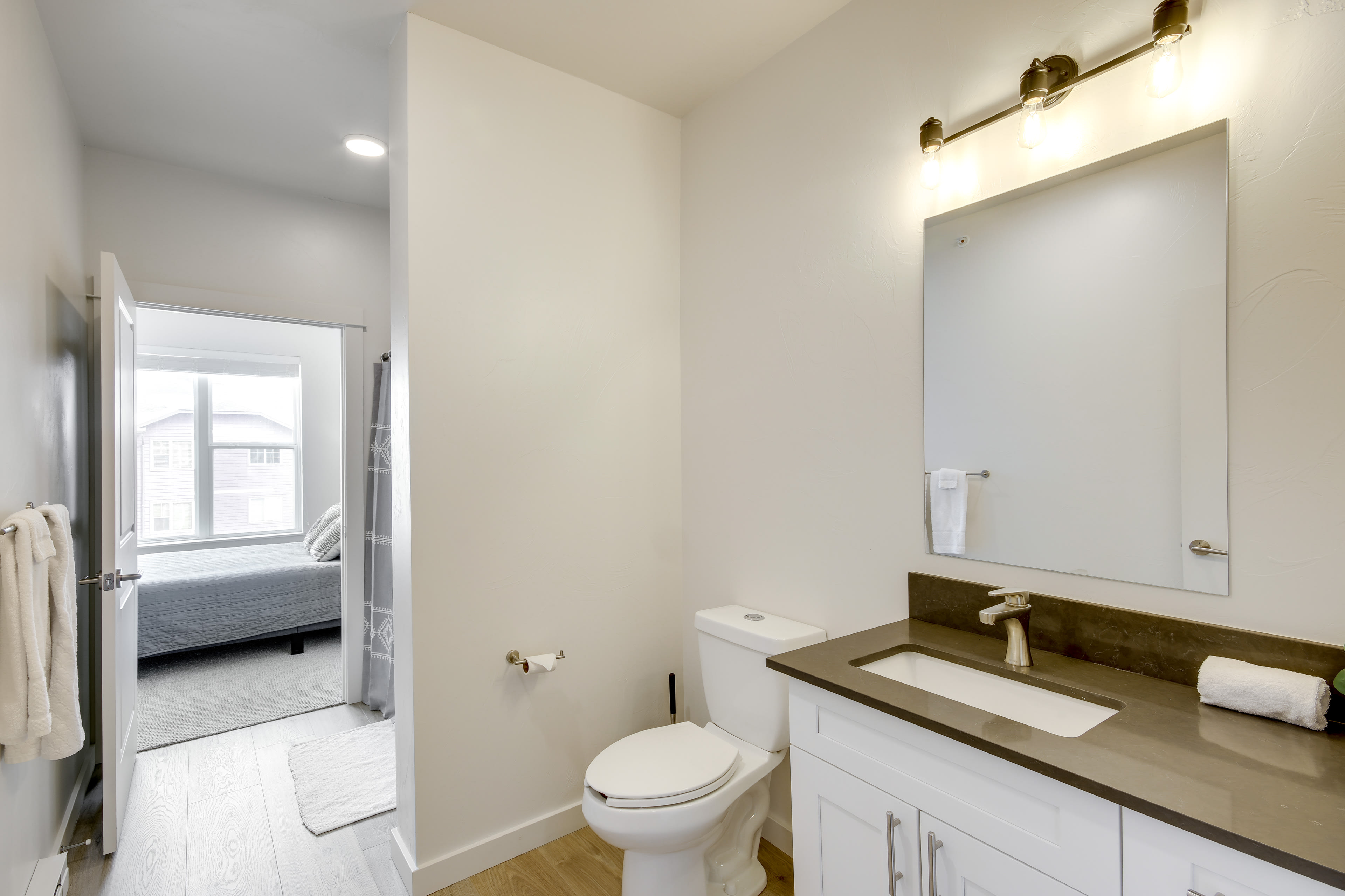 En-Suite Bathroom | Complimentary Toiletries | Hair Dryer