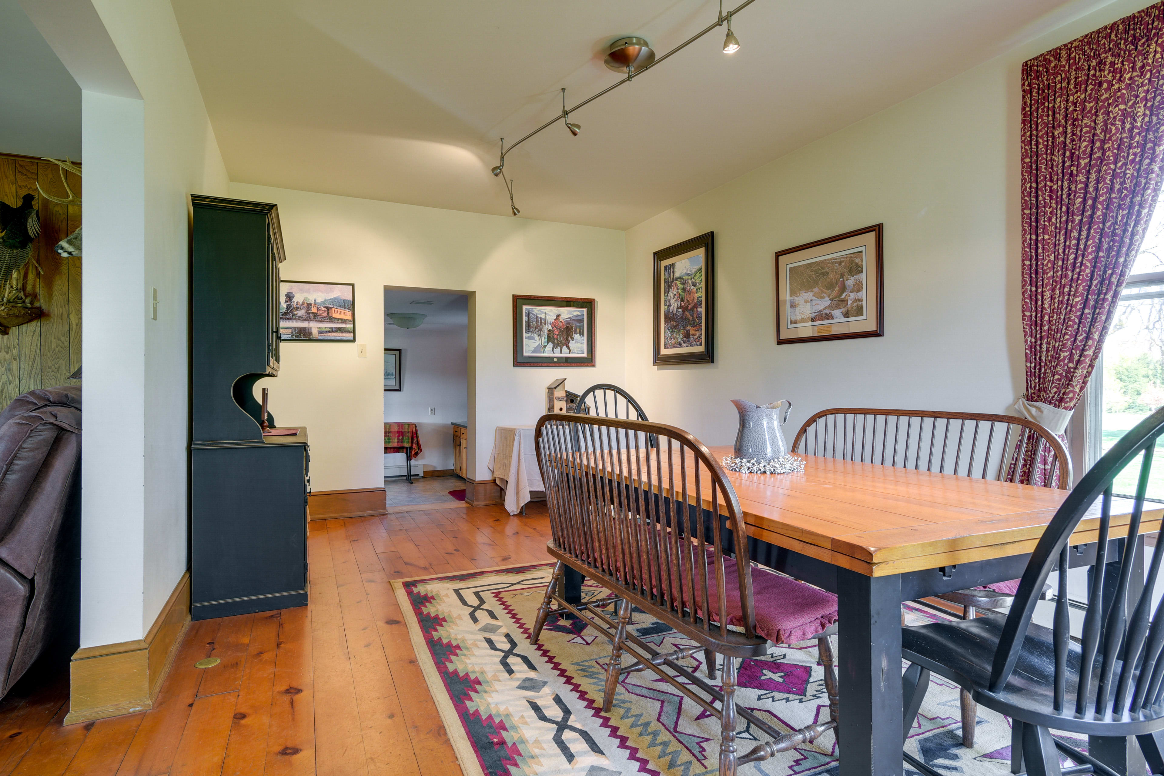 Dining Area | Dishware/Flatware Provided | High Chair