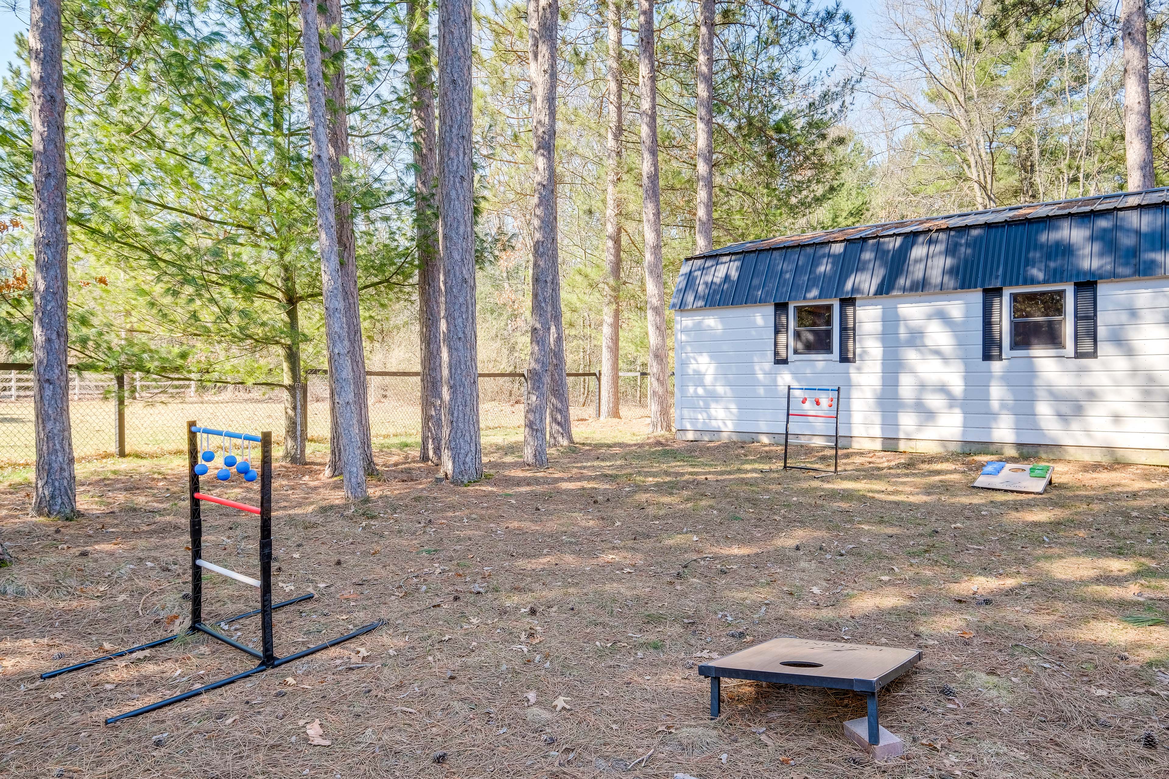 Ladder Ball & Cornhole