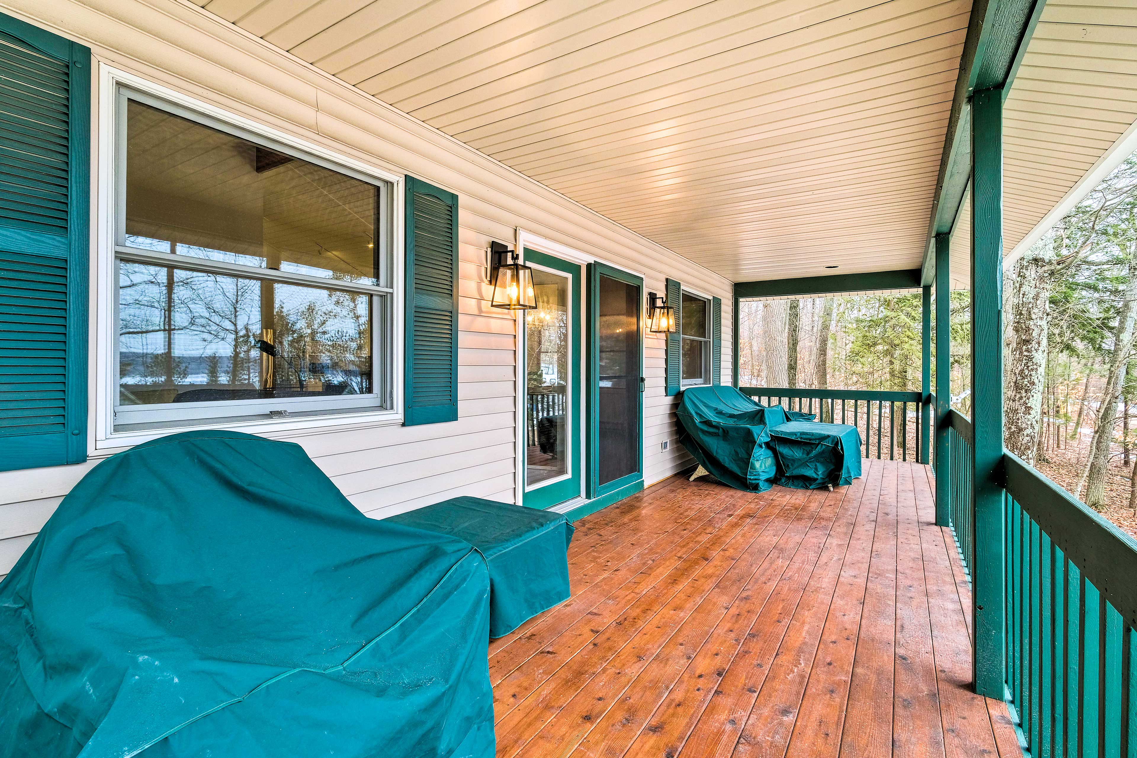 Private Porch | 2nd Floor | Beach Chairs & Towels | 2 Life Vests Provided