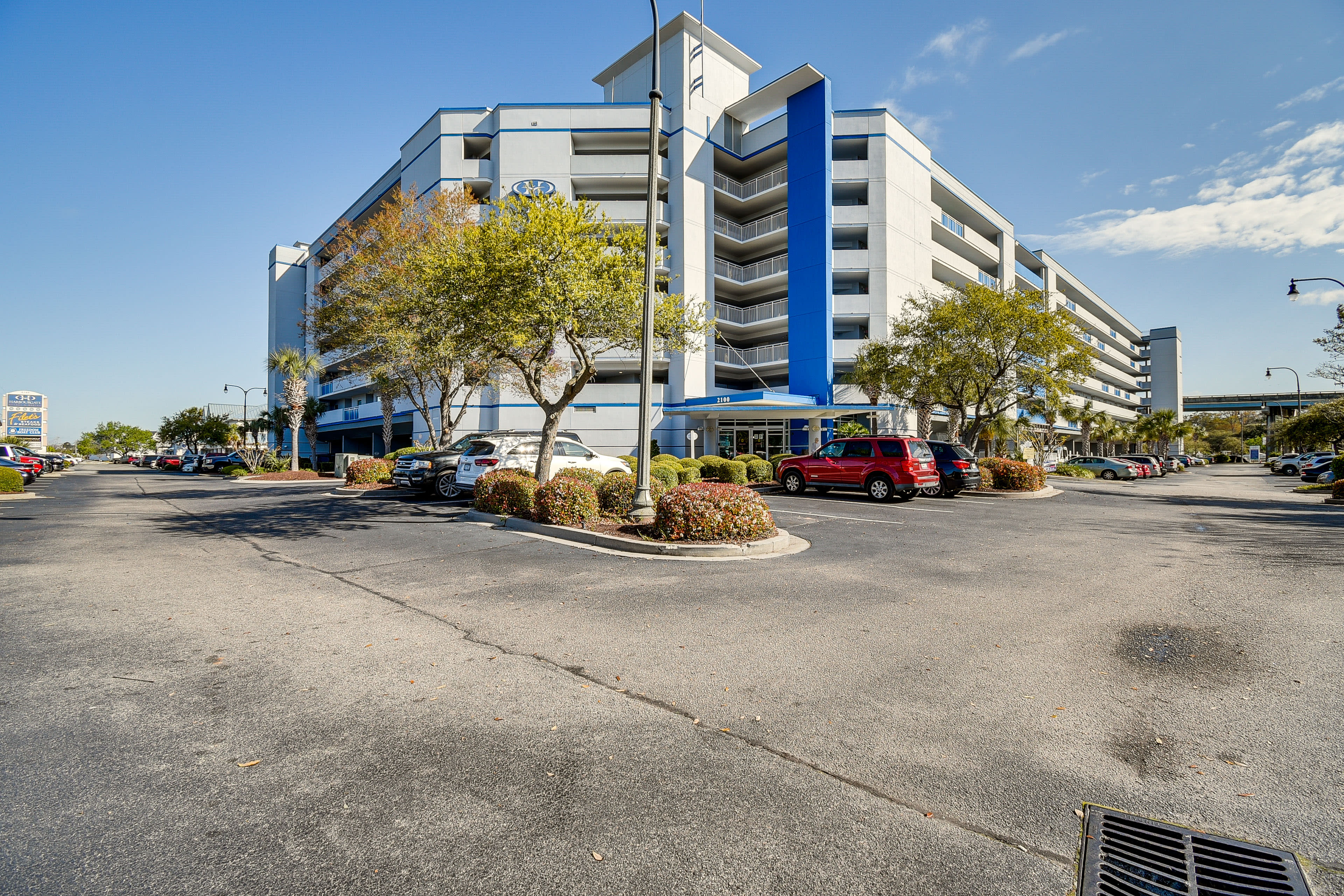 Parking | Community Parking Lot w/ Parking Pass (1 Vehicle)