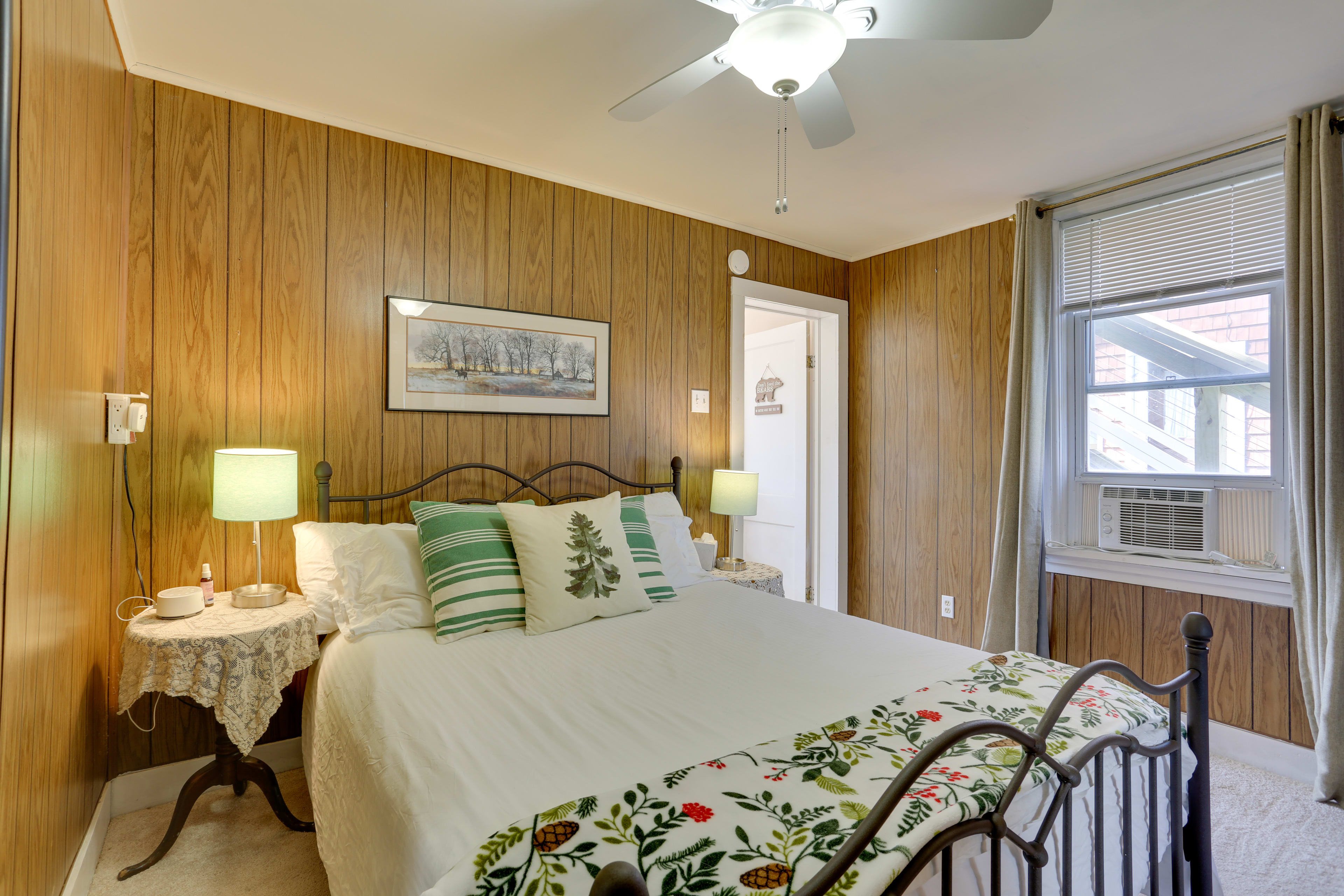 Bedroom 2 | Queen Bed | Ceiling Fans