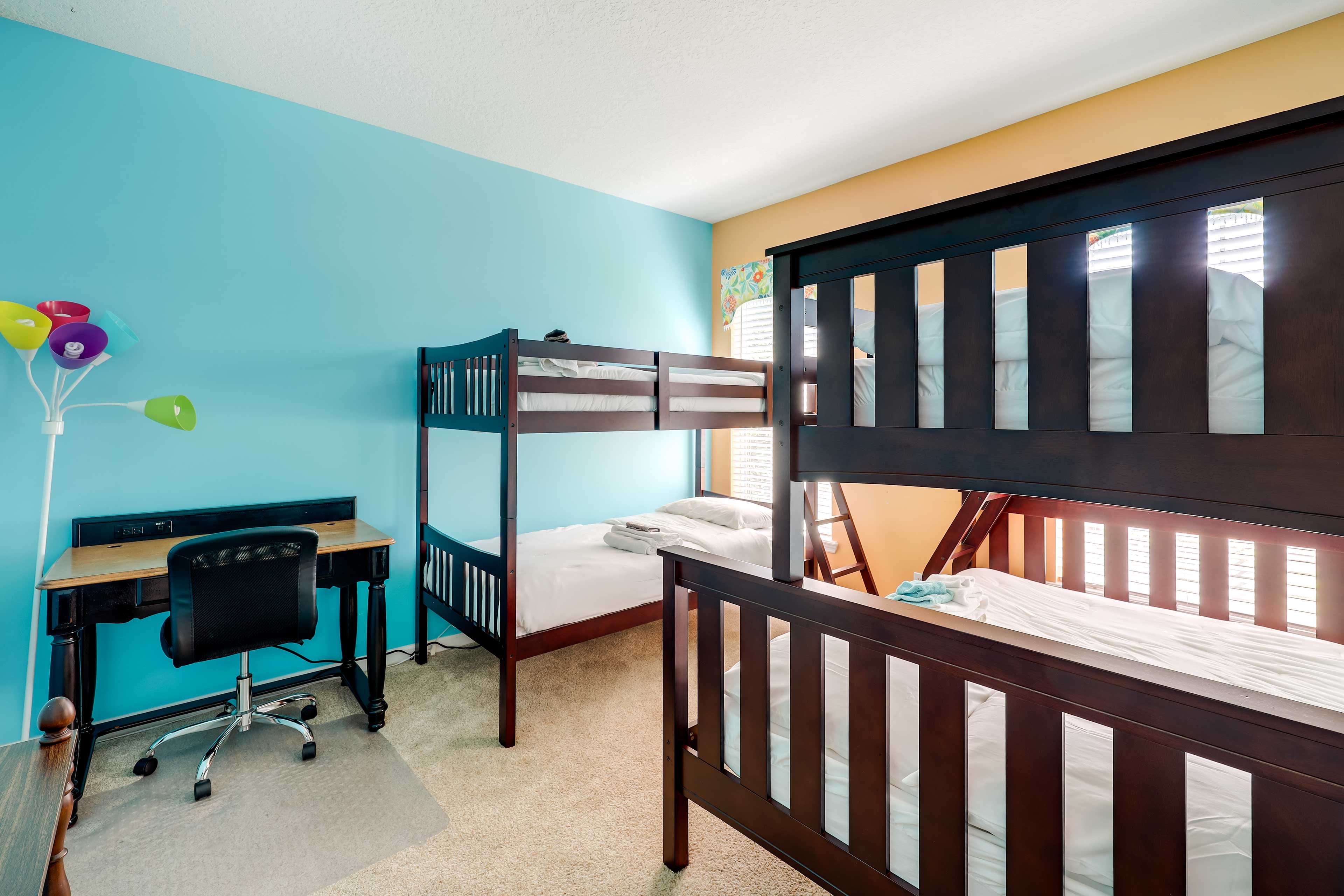 Office | Twin/Full Bunk Bed | Twin Bunk Bed