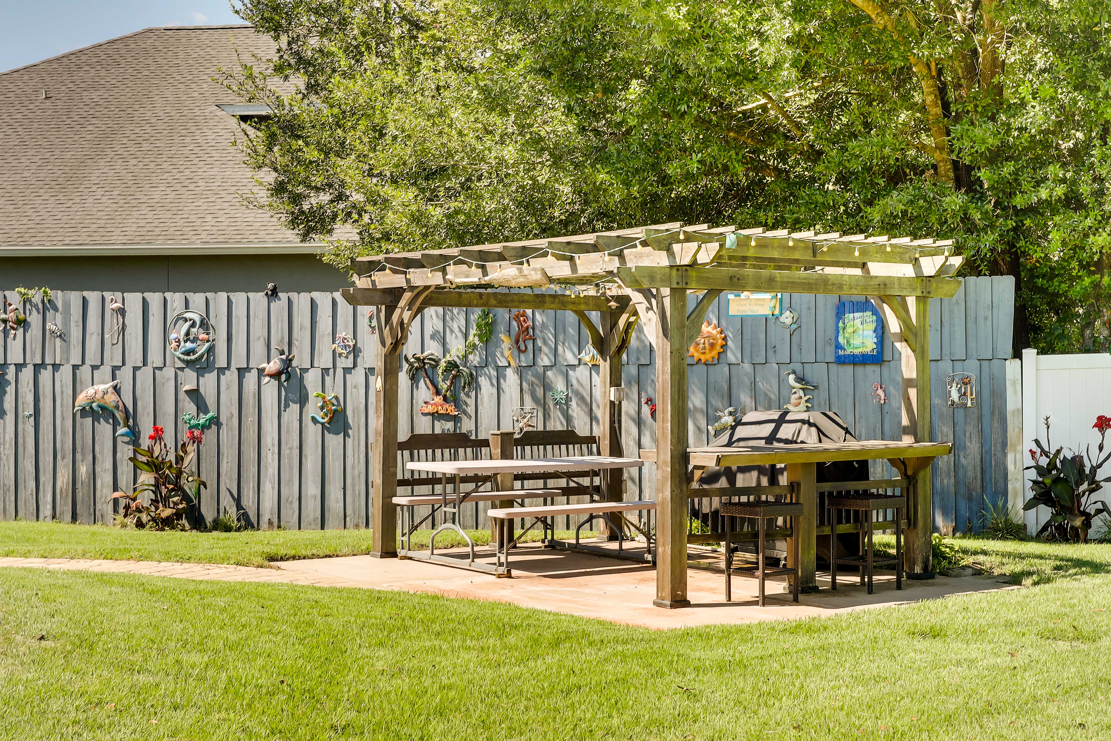 Gazebo | Gas Grill | Outdoor Dining Area