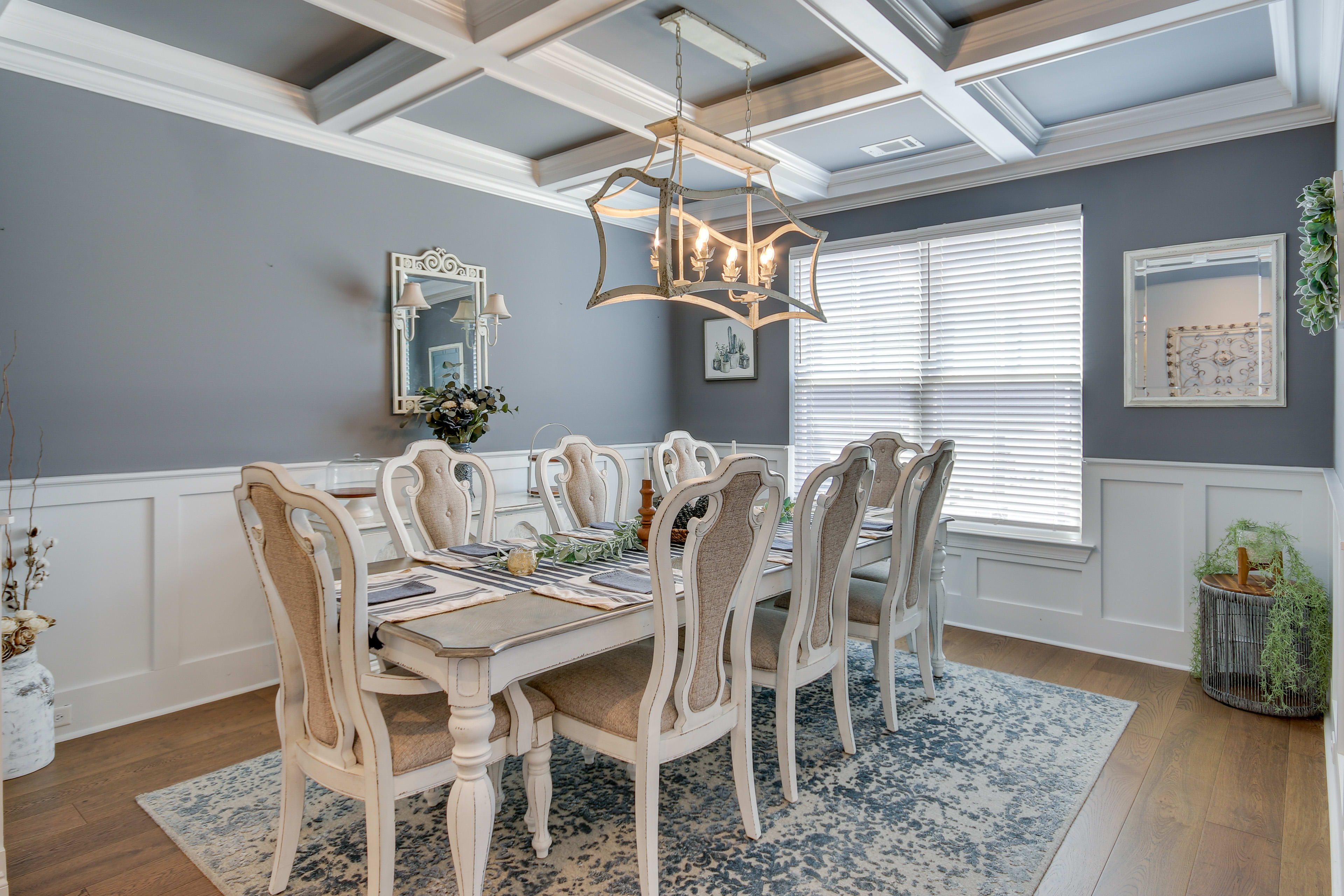 Dining Room | 1st Floor | Dishware & Flatware Provided